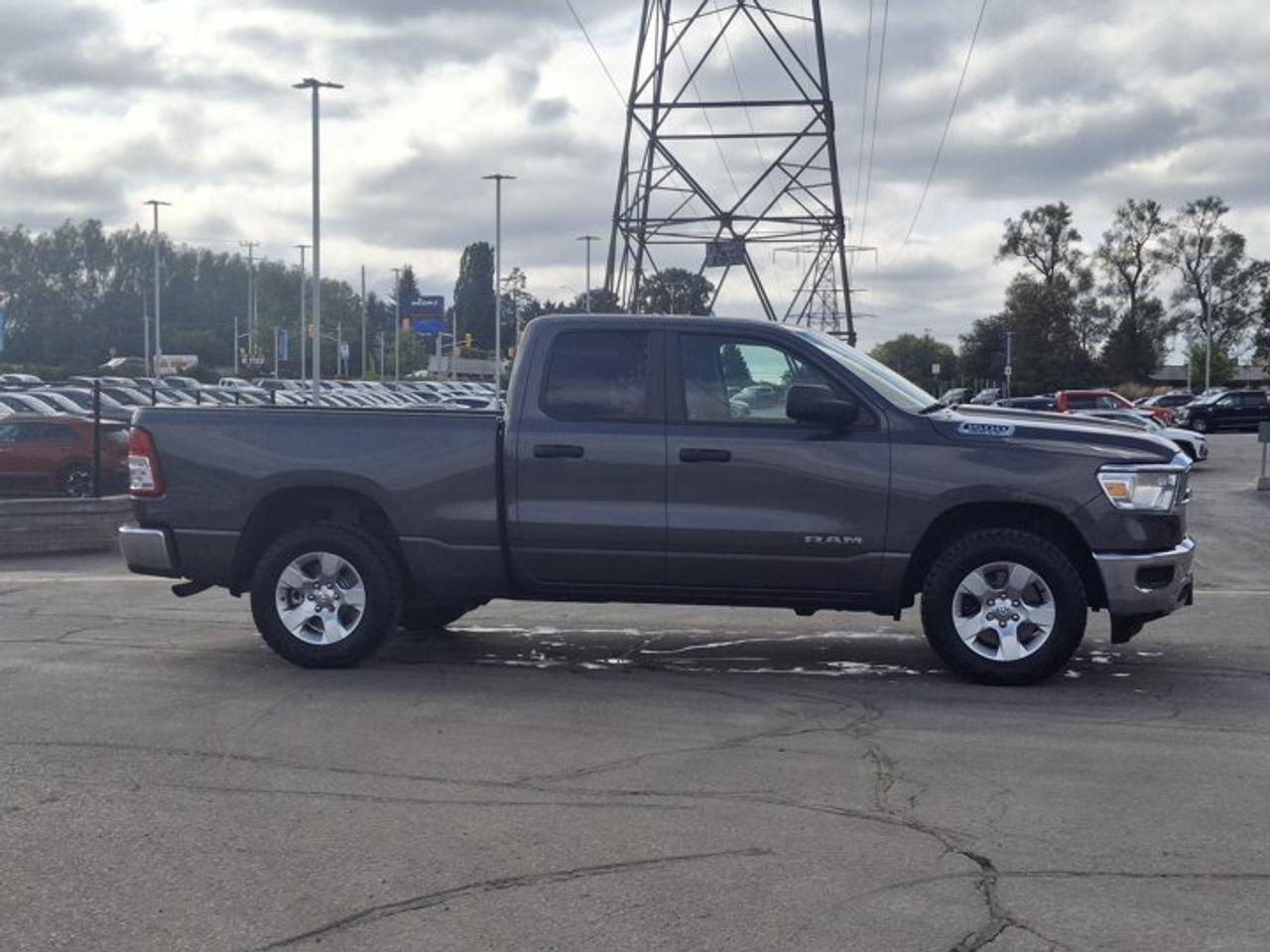 2021 RAM 1500 SXT 4X4 | 5.7L Hemi | 3.92 Ratio | Trailer Brake Controller | CarPlay + Android | and More ! Photo