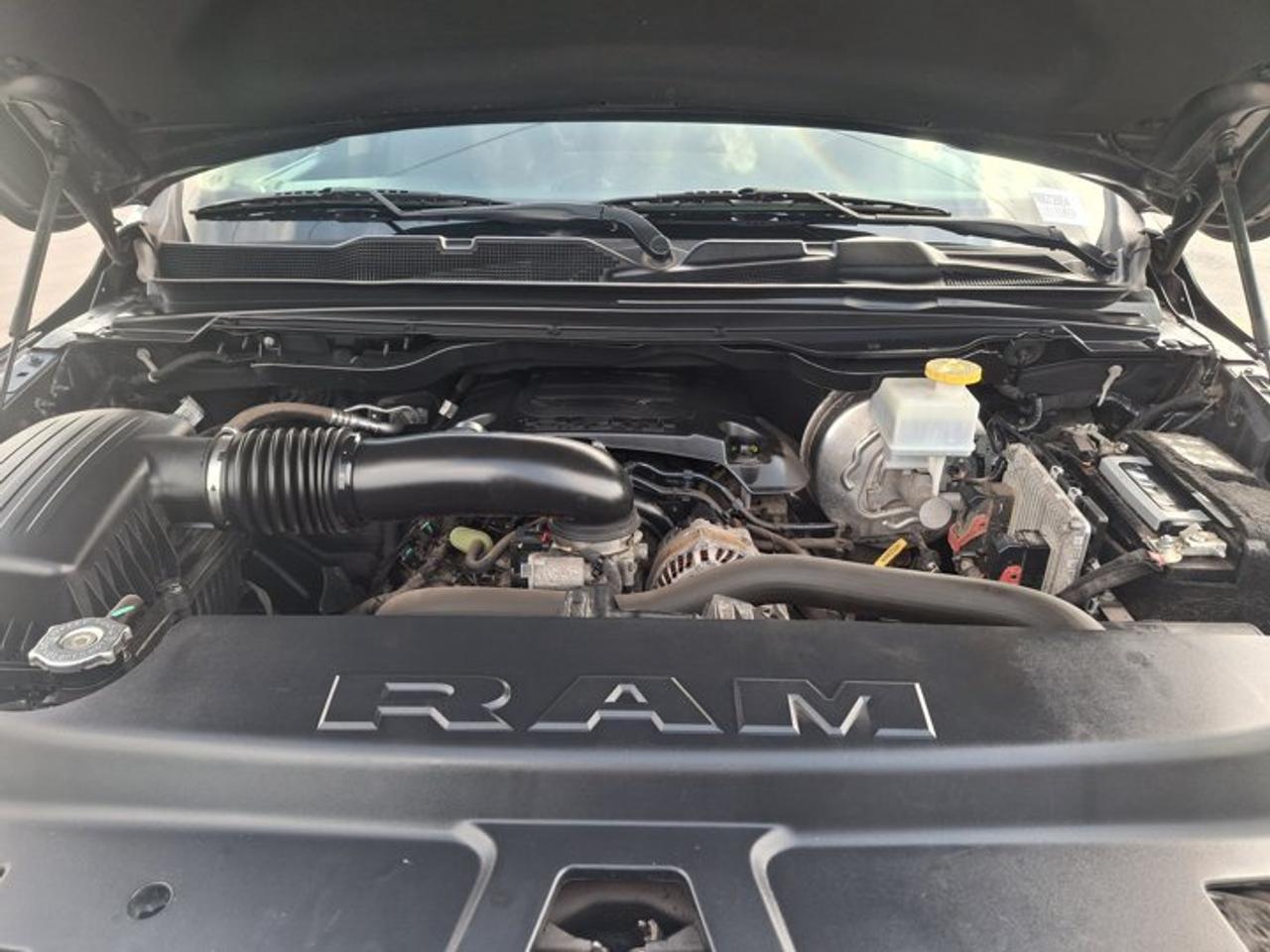 2021 RAM 1500 SXT 4X4 | 5.7L Hemi | 3.92 Ratio | Trailer Brake Controller | CarPlay + Android | and More ! Photo