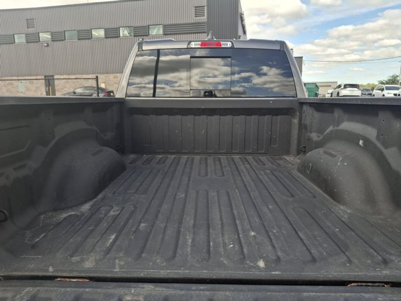 2021 RAM 1500 SXT 4X4 | 5.7L Hemi | 3.92 Ratio | Trailer Brake Controller | CarPlay + Android | and More ! Photo