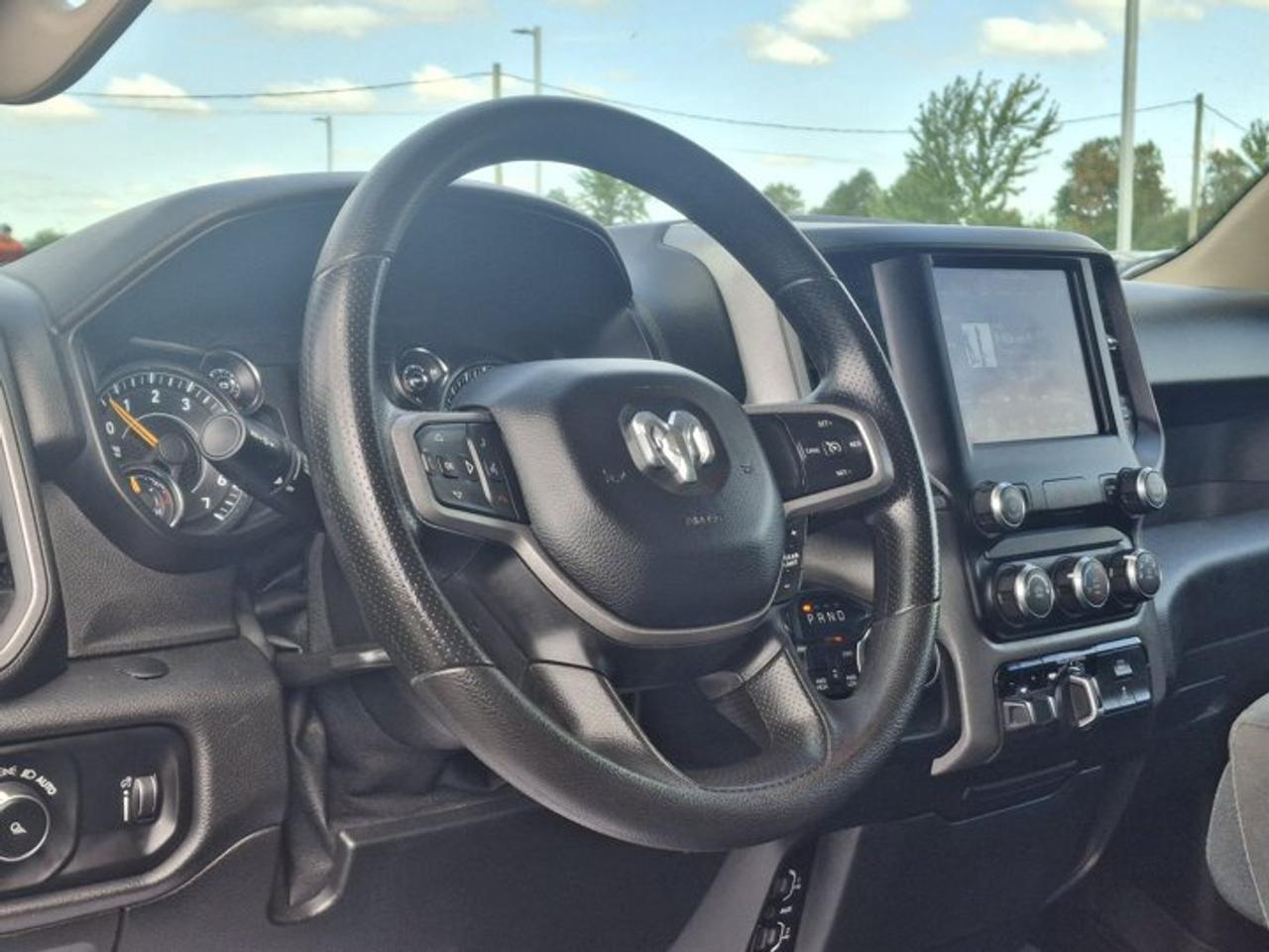 2021 RAM 1500 SXT 4X4 | 5.7L Hemi | 3.92 Ratio | Trailer Brake Controller | CarPlay + Android | and More ! Photo