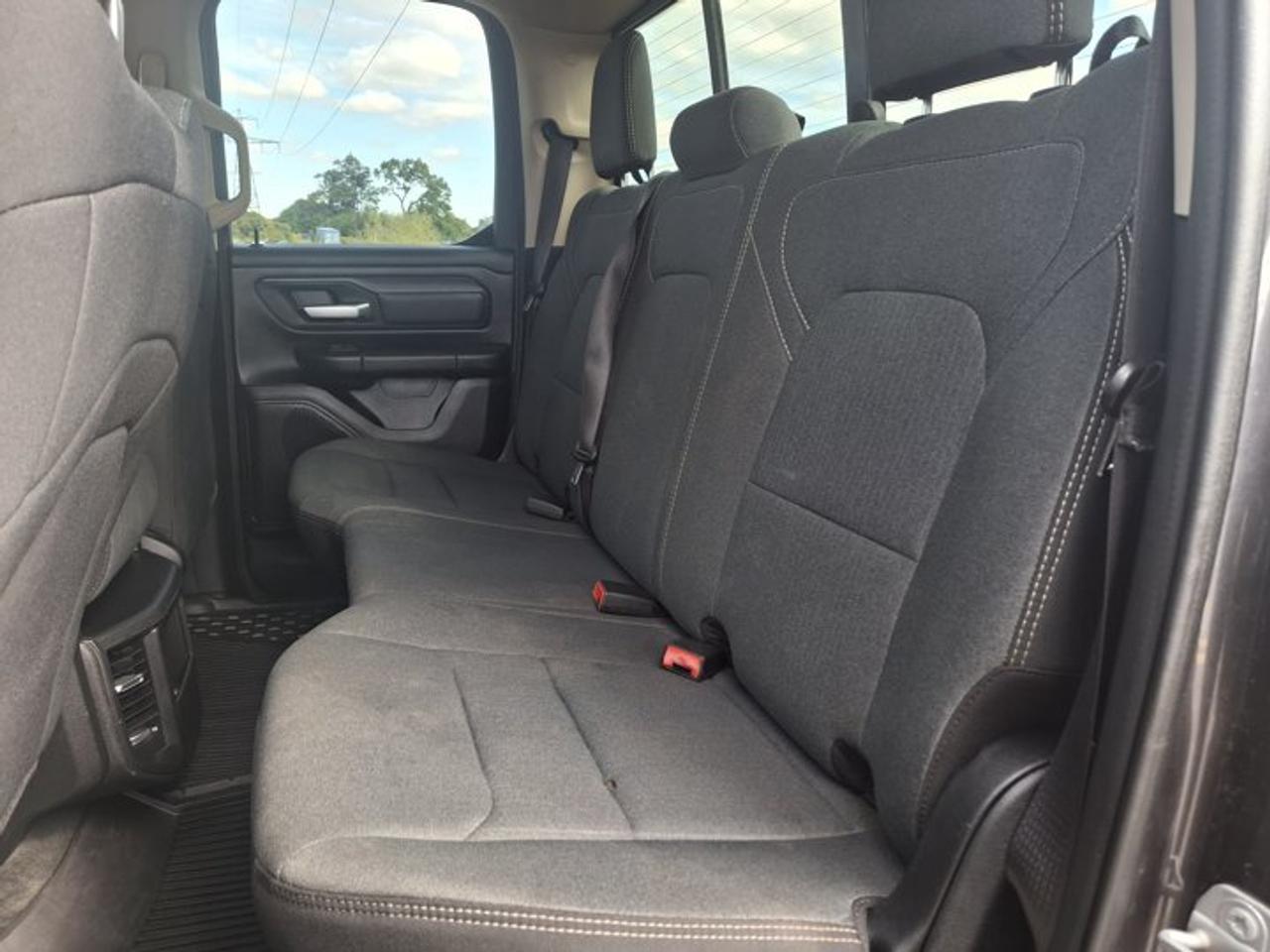 2021 RAM 1500 SXT 4X4 | 5.7L Hemi | 3.92 Ratio | Trailer Brake Controller | CarPlay + Android | and More ! Photo