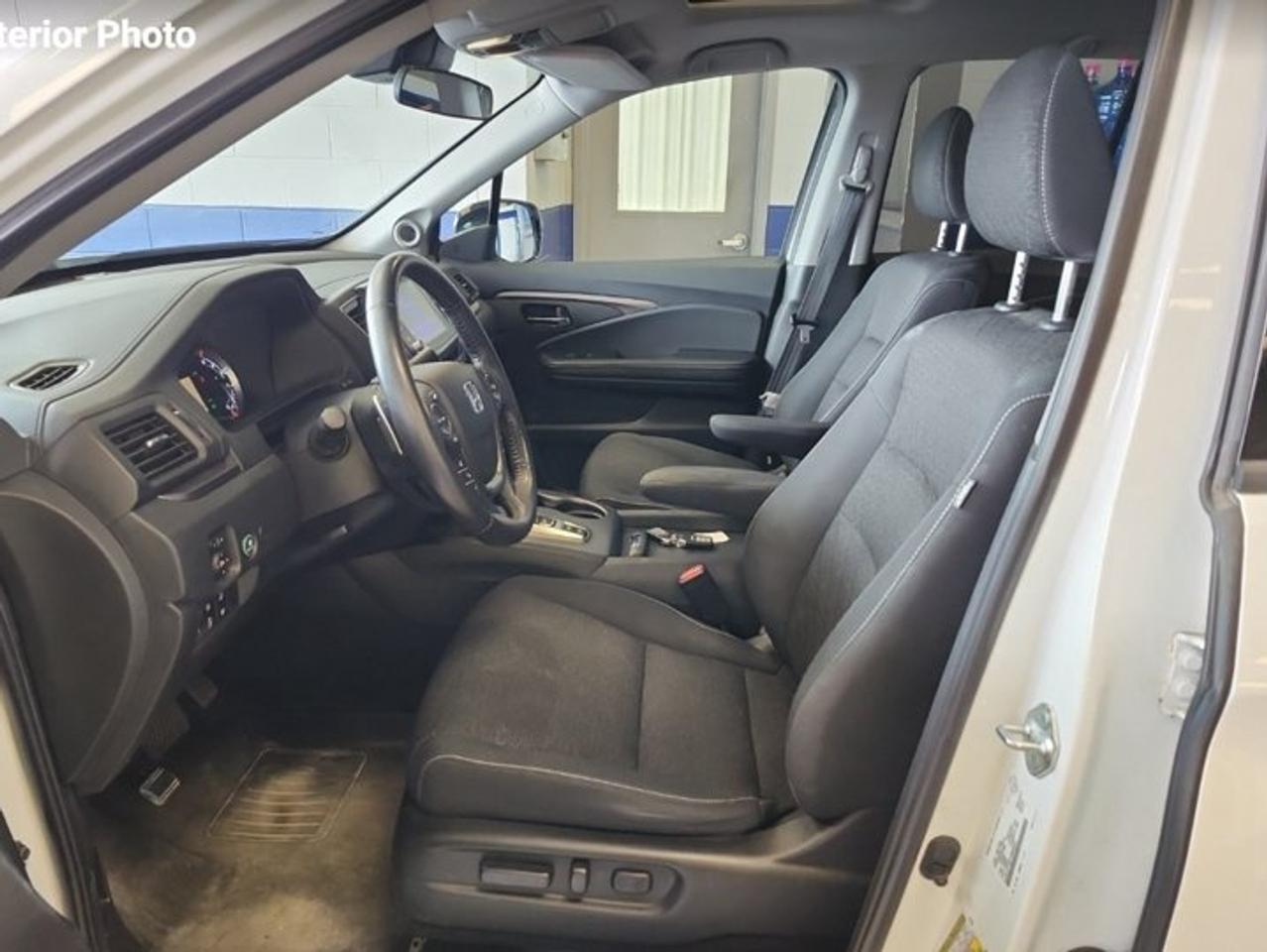 2021 Honda Ridgeline Sport AWD | Sunroof | Adaptive Cruise | Heated Seats | Power Seat | CarPlay + Android | and More ! Photo2