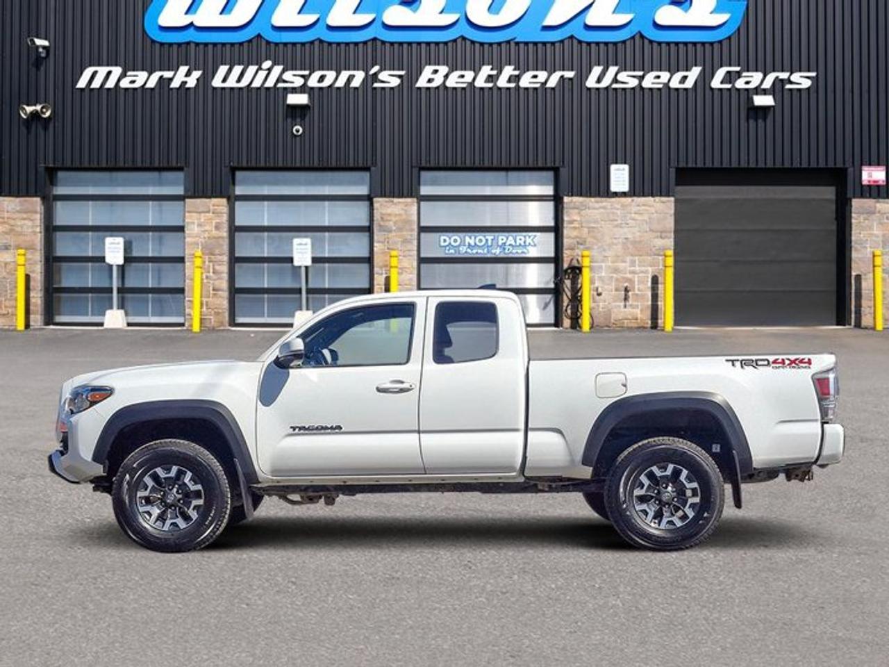 2023 Toyota Tacoma TRD Off-Road Ext'd Cab 4X4 | V6 | Nav | Power Seat | Radar Cruise | Heated Seats | and More ! Photo1