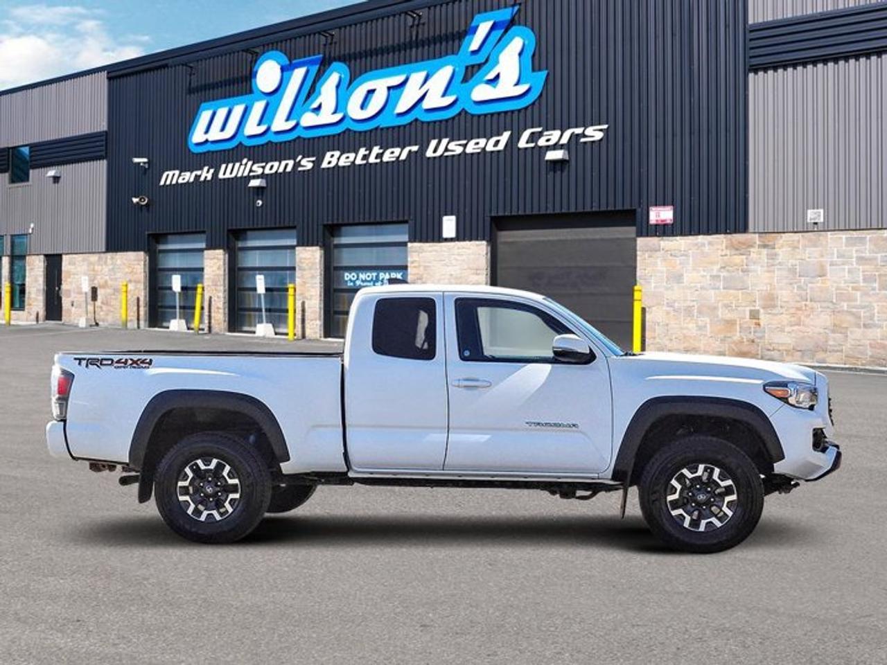2023 Toyota Tacoma TRD Off-Road Ext'd Cab 4X4 | V6 | Nav | Power Seat | Radar Cruise | Heated Seats | and More ! Photo