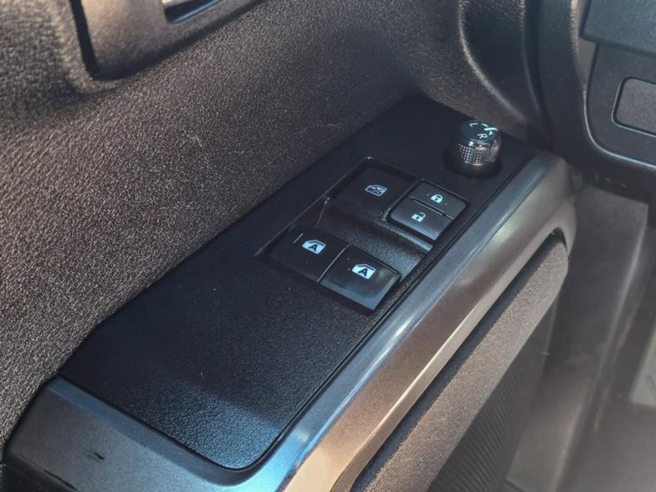 2023 Toyota Tacoma TRD Off-Road Ext'd Cab 4X4 | V6 | Nav | Power Seat | Radar Cruise | Heated Seats | and More ! Photo