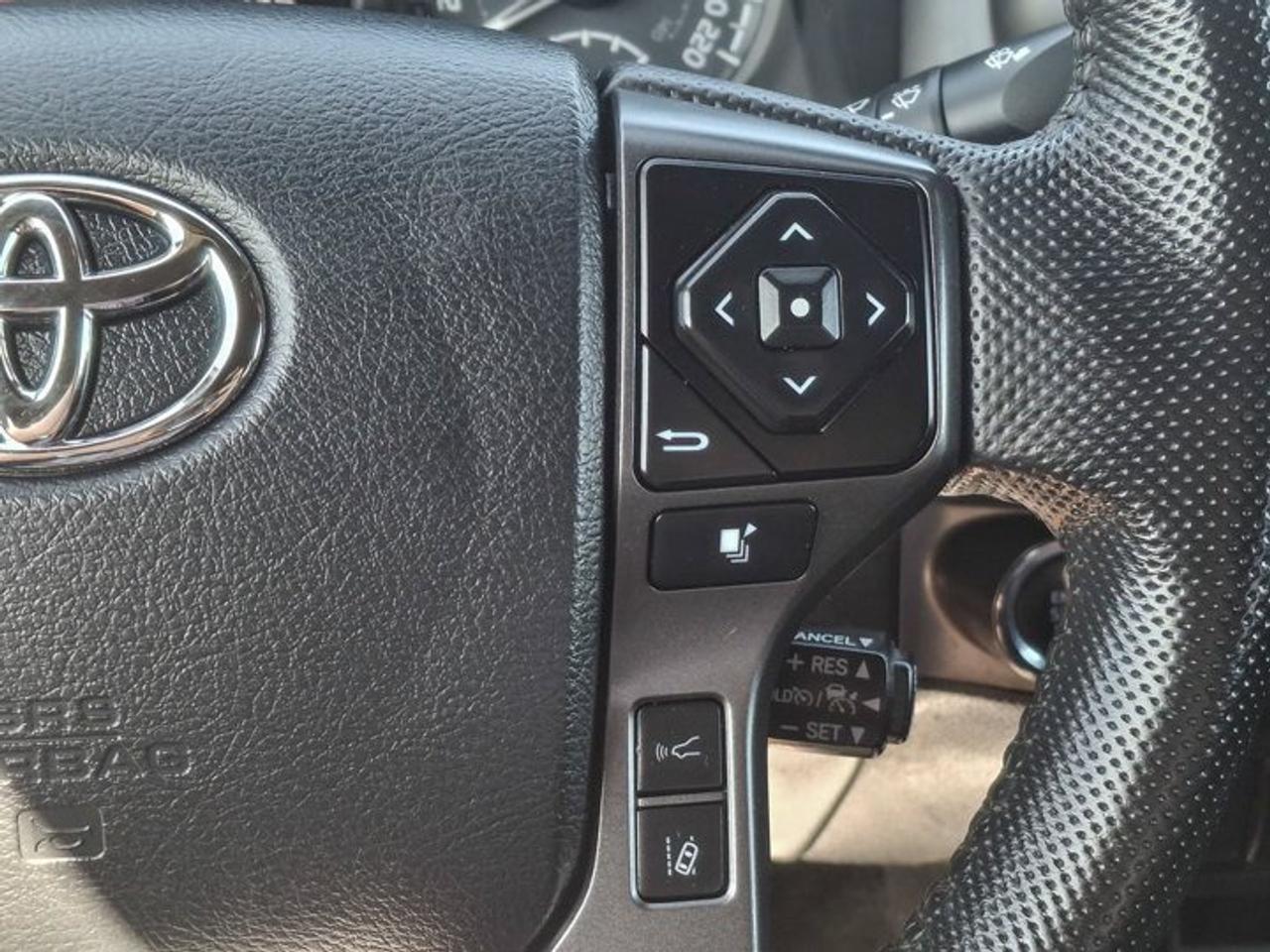 2023 Toyota Tacoma TRD Off-Road Ext'd Cab 4X4 | V6 | Nav | Power Seat | Radar Cruise | Heated Seats | and More ! Photo