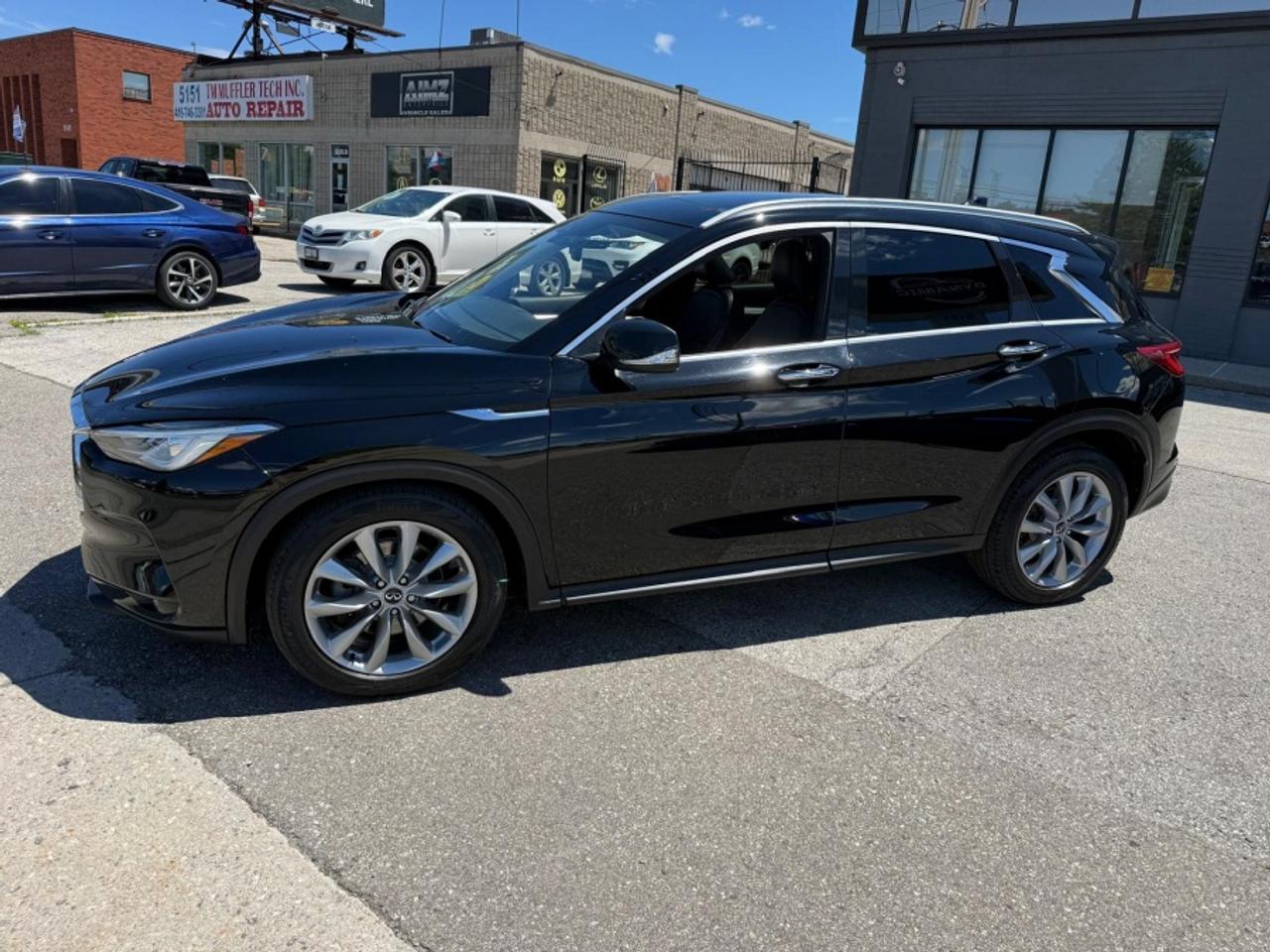2019 Infiniti QX50 AWD/ SUNROOF/ NAVI/ LEATHER/ CLEAN CARFAX Photo