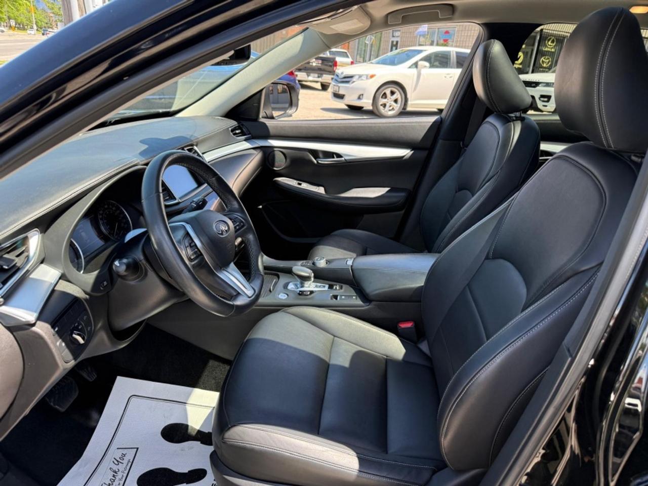 2019 Infiniti QX50 AWD/ SUNROOF/ NAVI/ LEATHER/ CLEAN CARFAX Photo