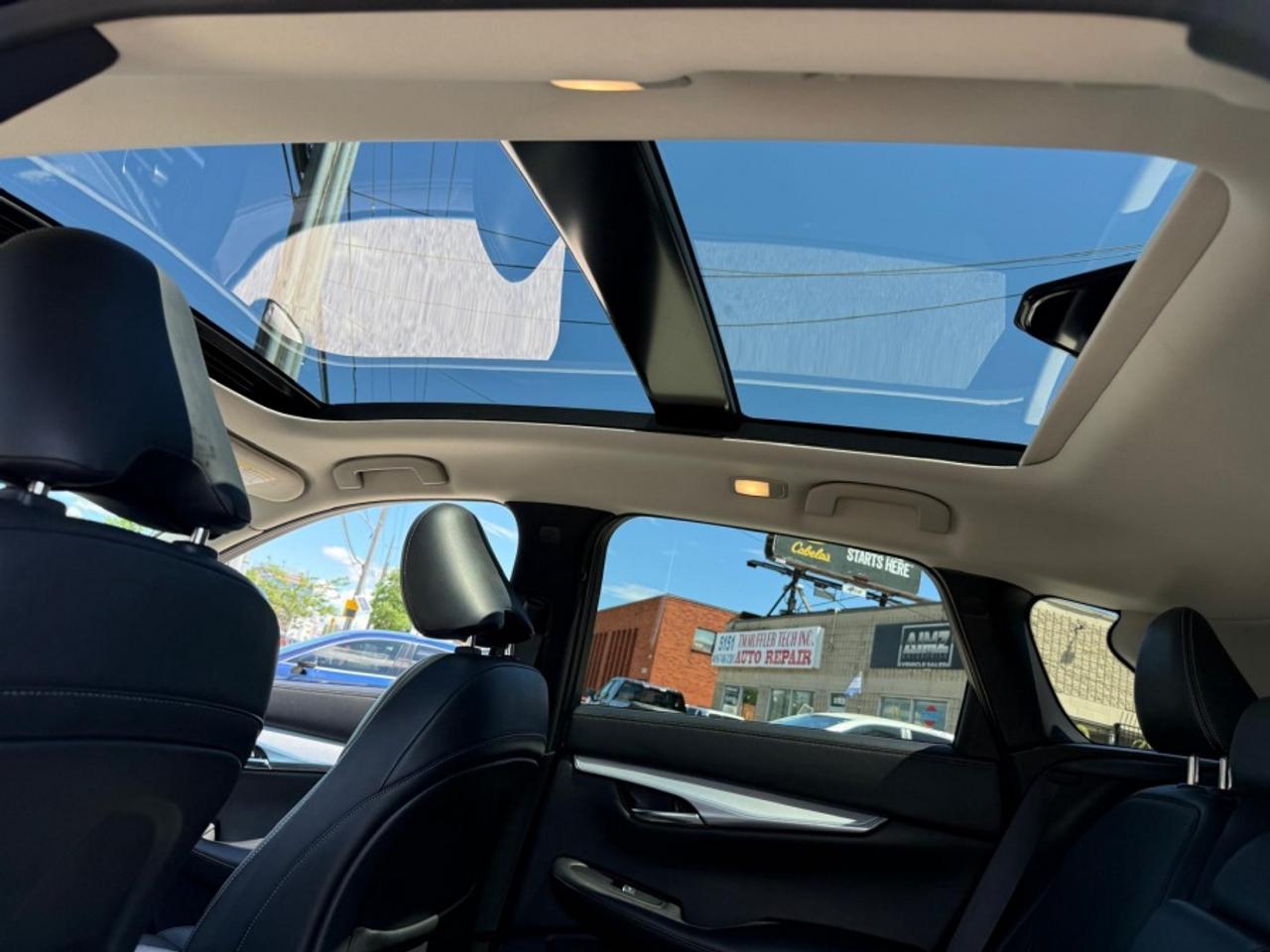2019 Infiniti QX50 AWD/ SUNROOF/ NAVI/ LEATHER/ CLEAN CARFAX Photo