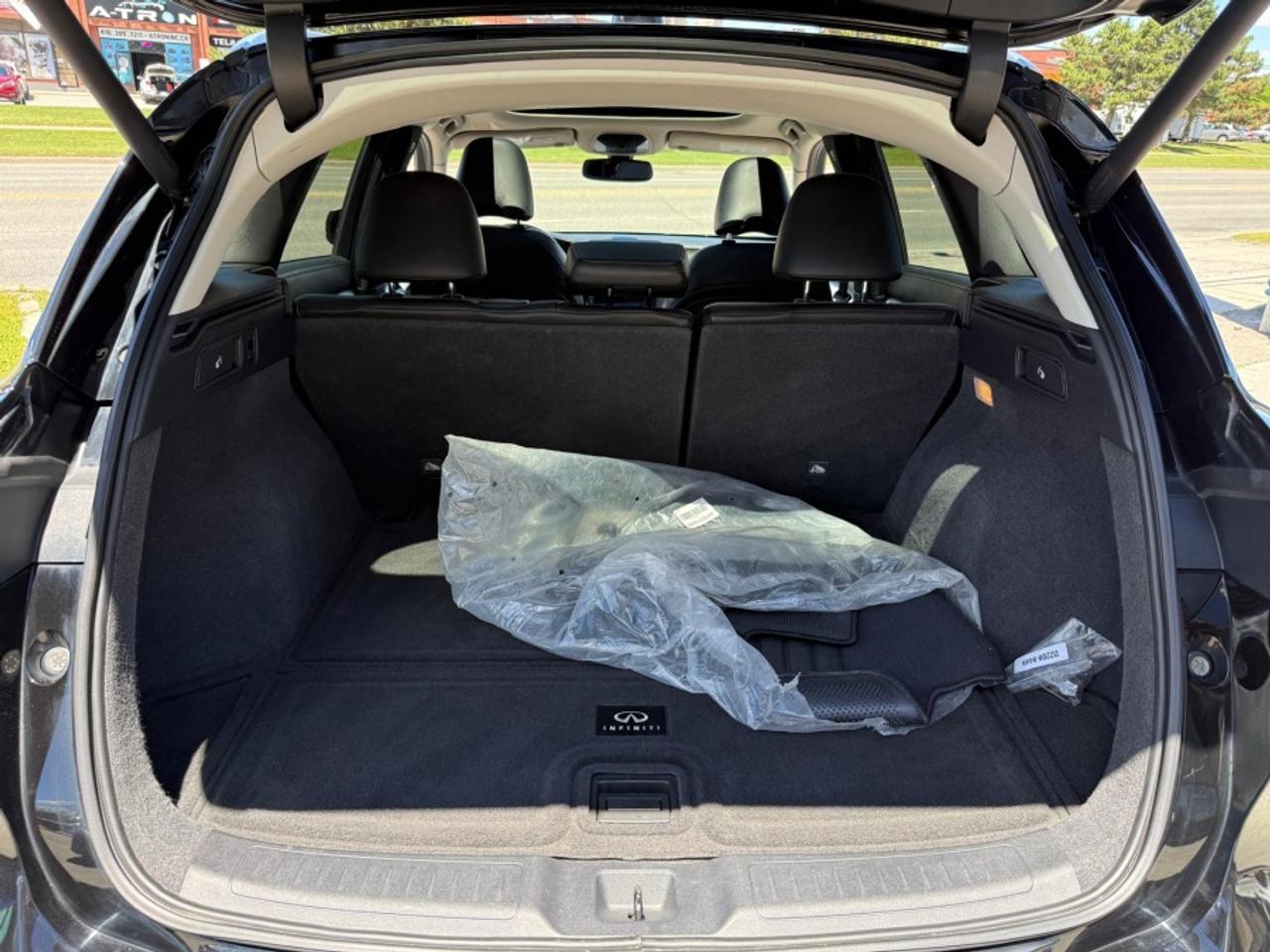 2019 Infiniti QX50 AWD/ SUNROOF/ NAVI/ LEATHER/ CLEAN CARFAX Photo
