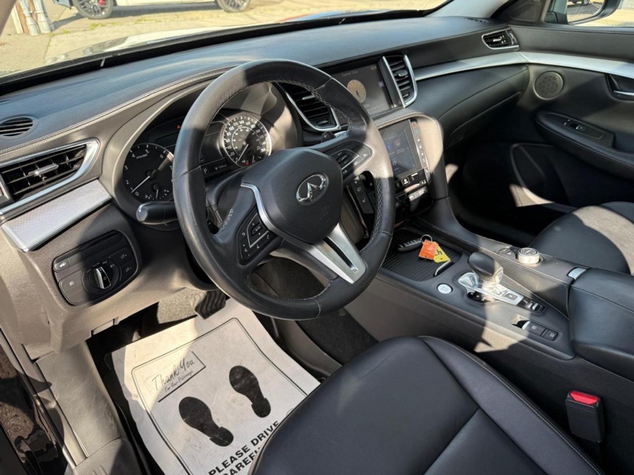 2019 Infiniti QX50 AWD/ SUNROOF/ NAVI/ LEATHER/ CLEAN CARFAX Photo