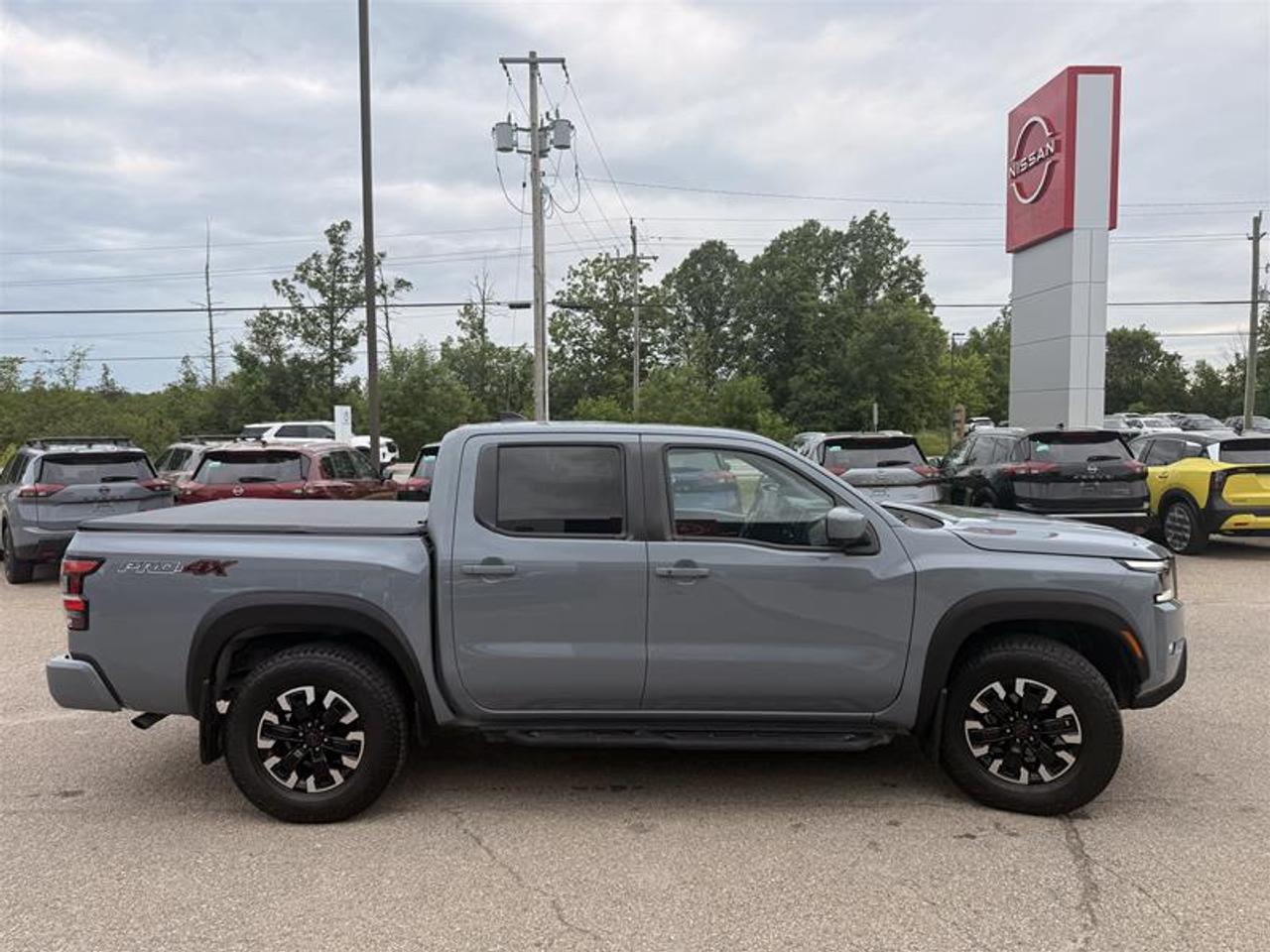 2023 Nissan Frontier Crew Cab PRO-4X 4x4 at Photo3