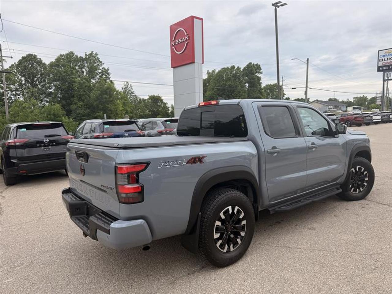 2023 Nissan Frontier Crew Cab PRO-4X 4x4 at Photo
