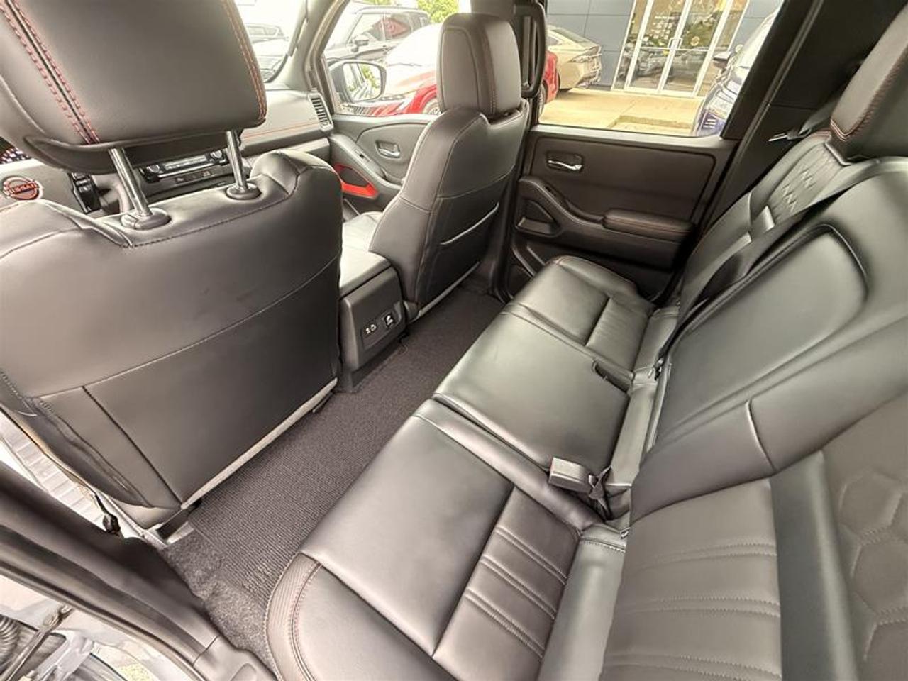 2023 Nissan Frontier Crew Cab PRO-4X 4x4 at Photo