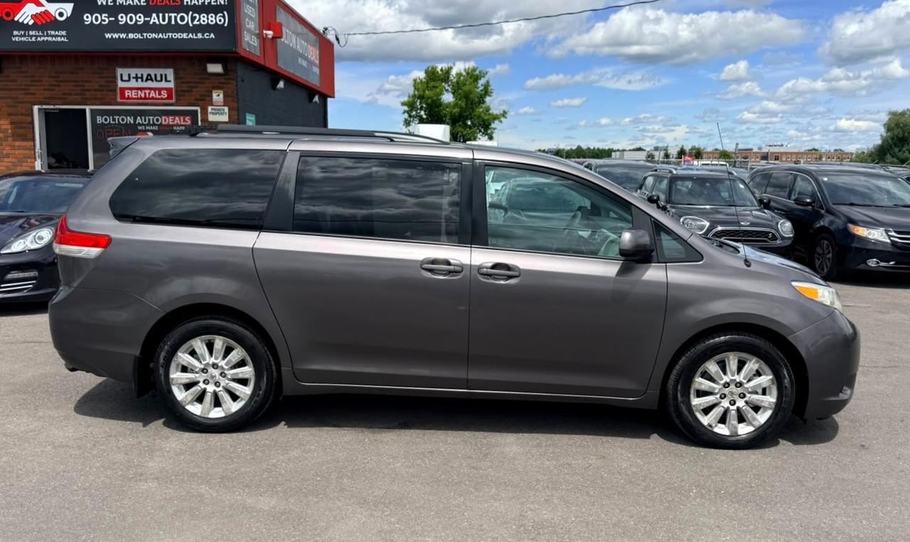 2011 Toyota Sienna 5DR V6 LE 7-PASS AWD Photo2