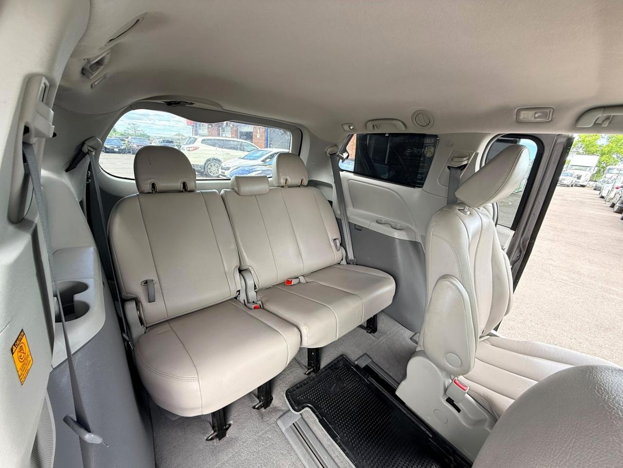 2011 Toyota Sienna 5DR V6 LE 7-PASS AWD Photo