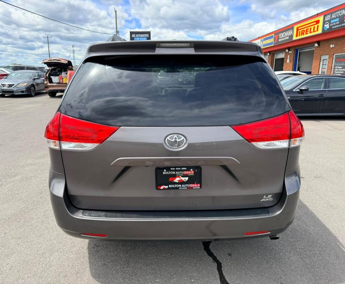 2011 Toyota Sienna 5DR V6 LE 7-PASS AWD Photo
