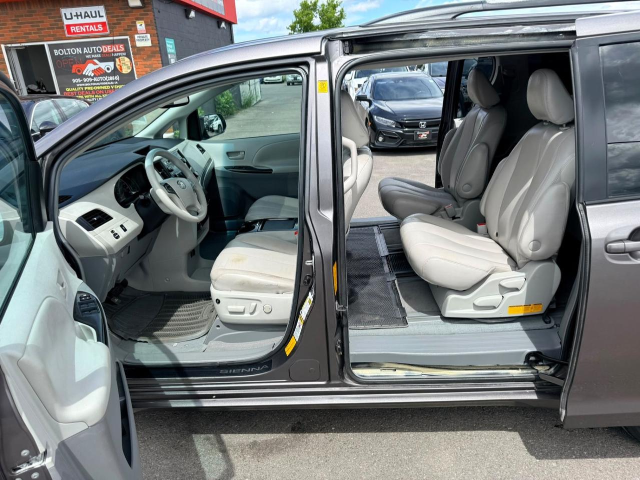 2011 Toyota Sienna 5DR V6 LE 7-PASS AWD Photo
