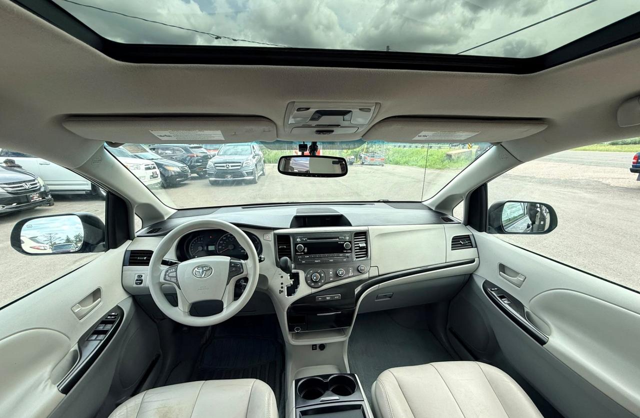2011 Toyota Sienna 5DR V6 LE 7-PASS AWD Photo