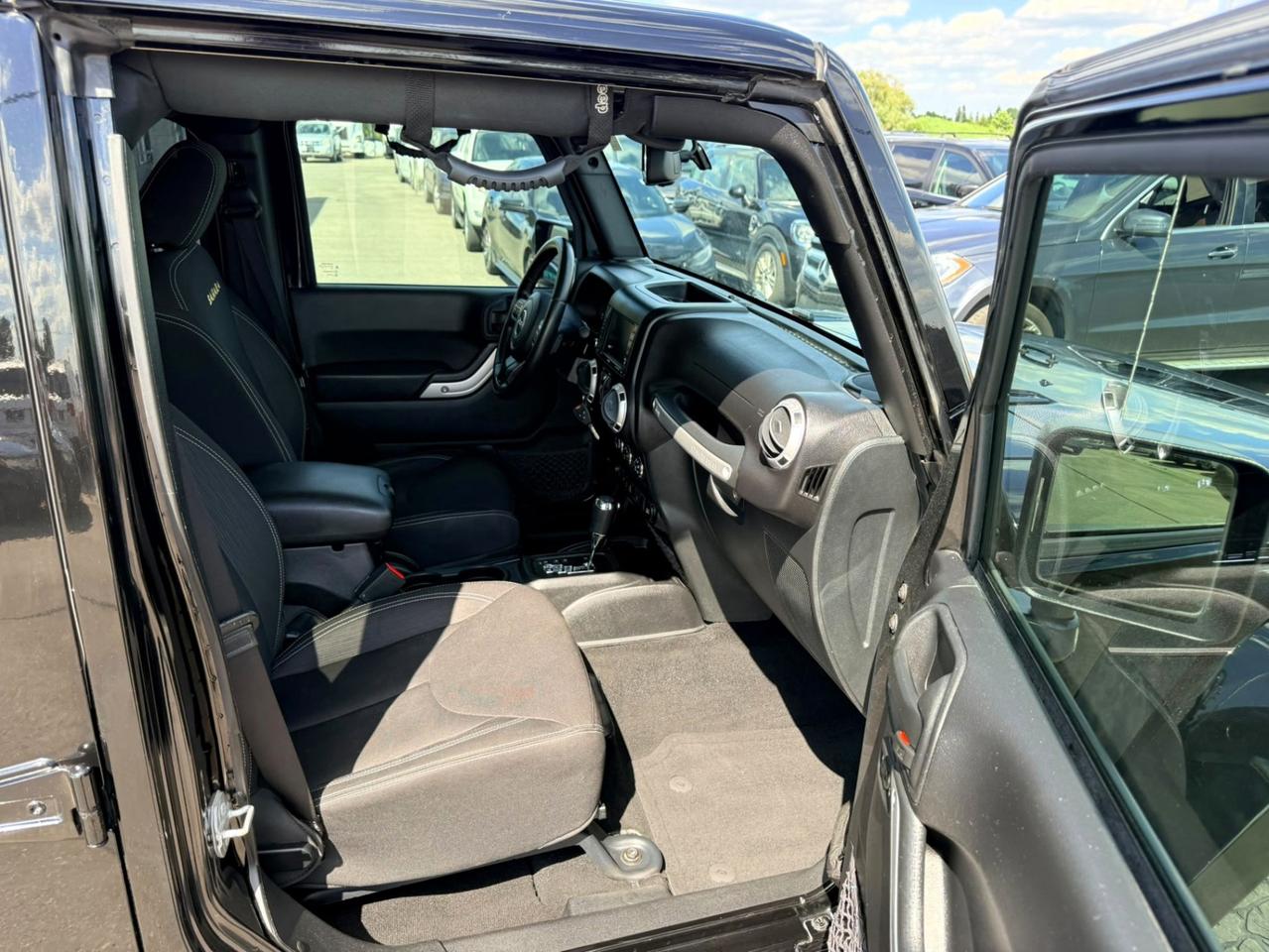 2015 Jeep Wrangler Unlimited Sahara Photo