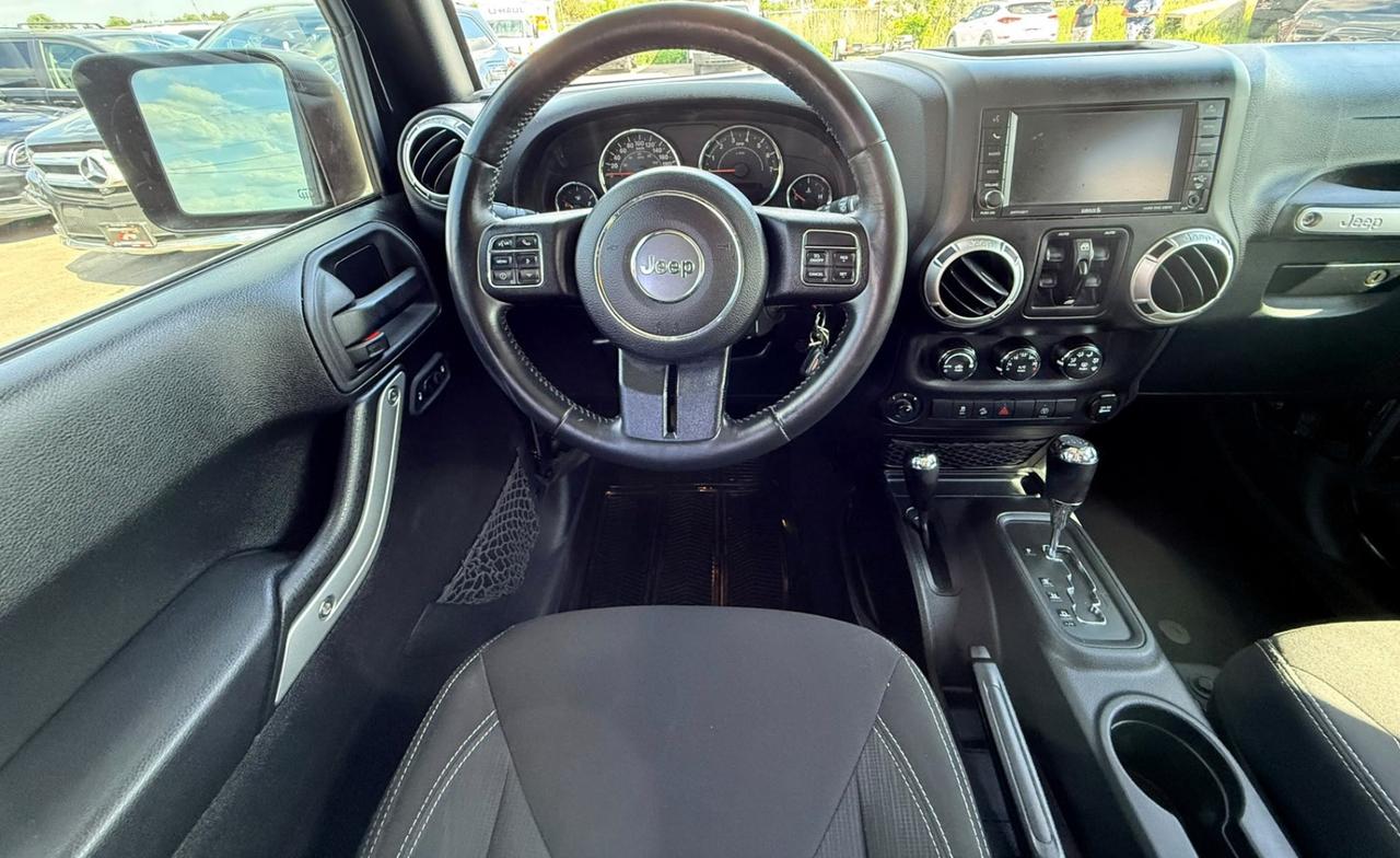 2015 Jeep Wrangler Unlimited Sahara Photo