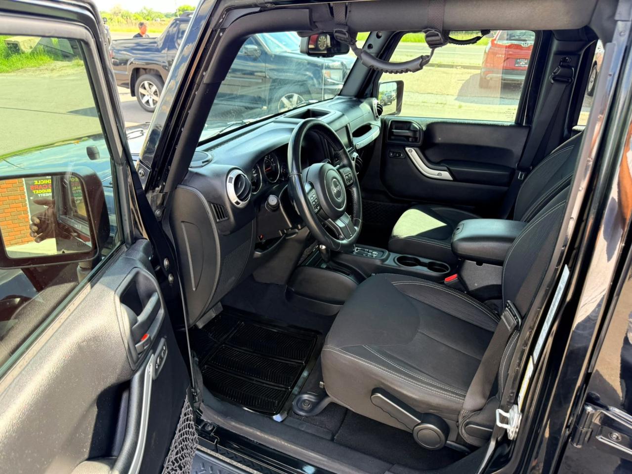 2015 Jeep Wrangler Unlimited Sahara Photo
