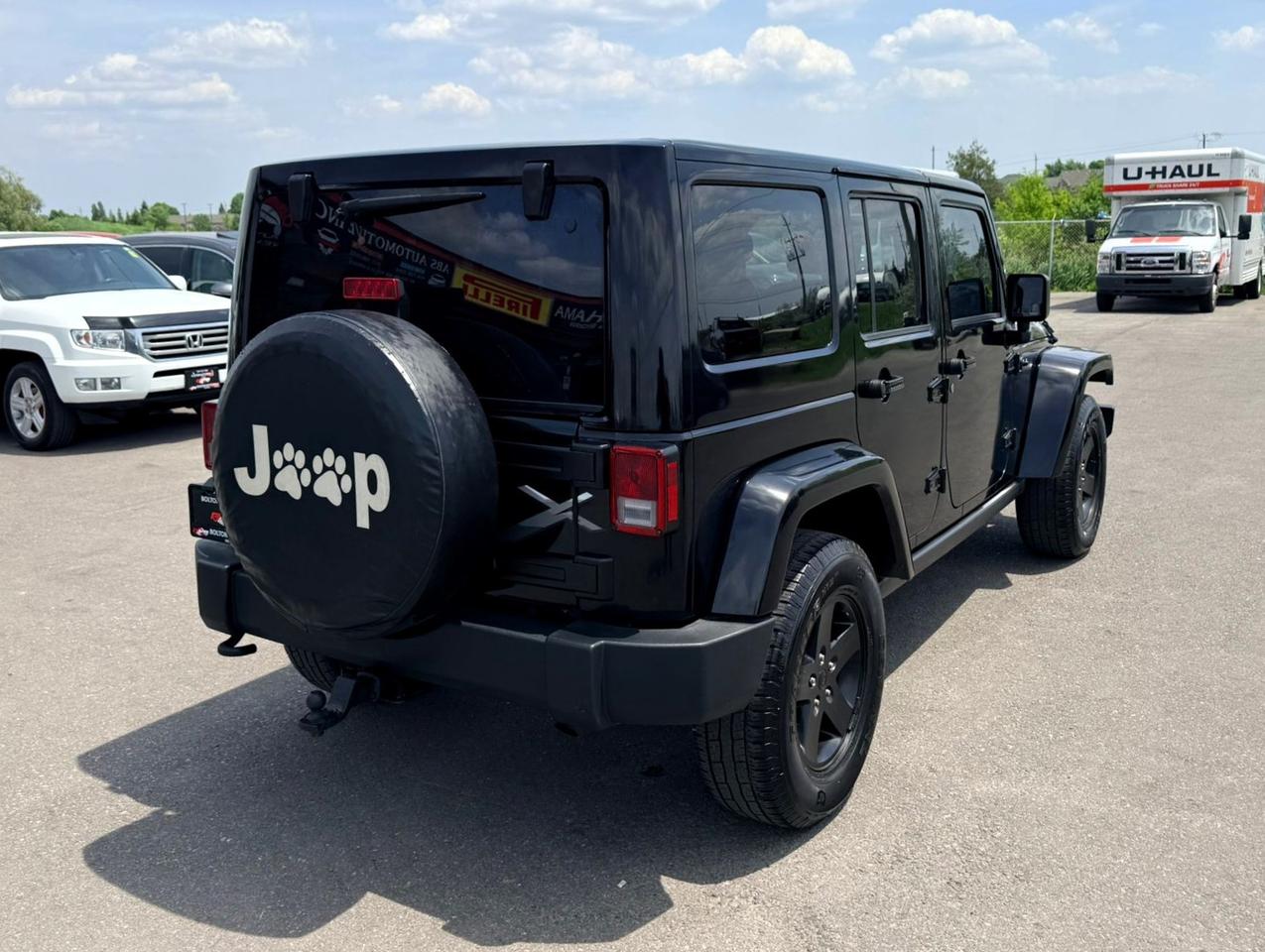 2015 Jeep Wrangler Unlimited Sahara X Photo