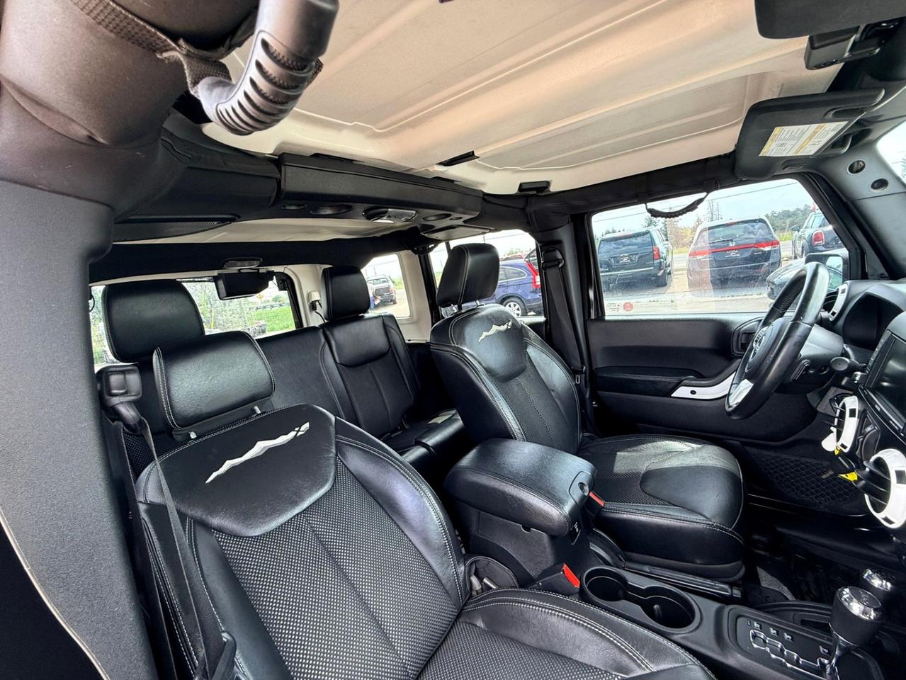 2015 Jeep Wrangler Unlimited Sahara X Photo