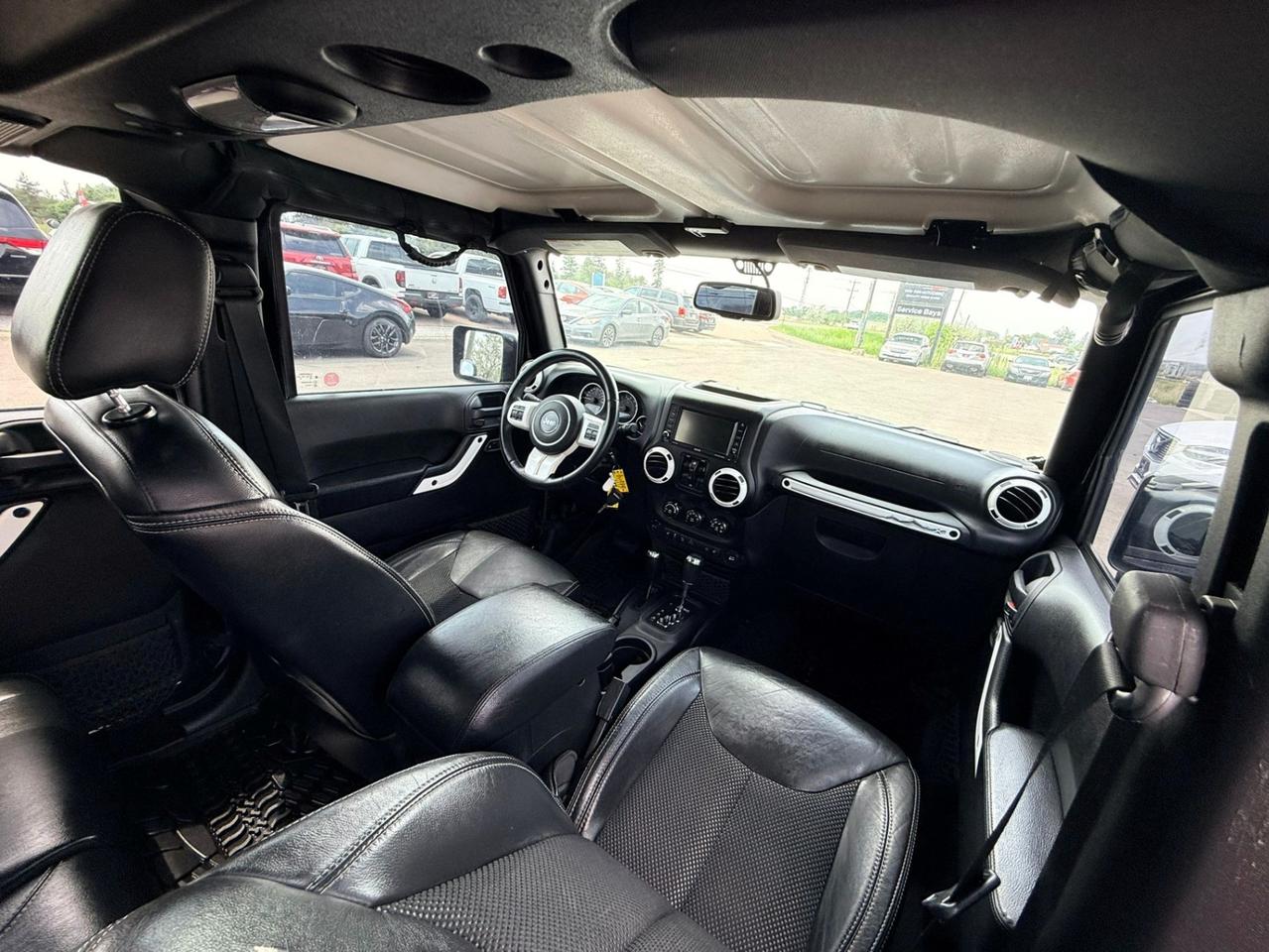 2015 Jeep Wrangler Unlimited Sahara X Photo