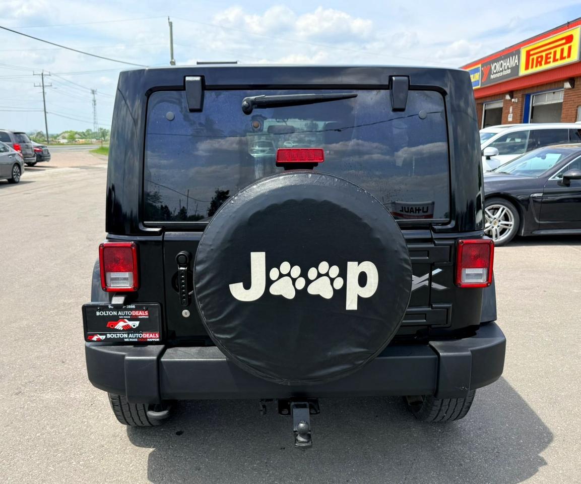 2015 Jeep Wrangler Unlimited Sahara X Photo
