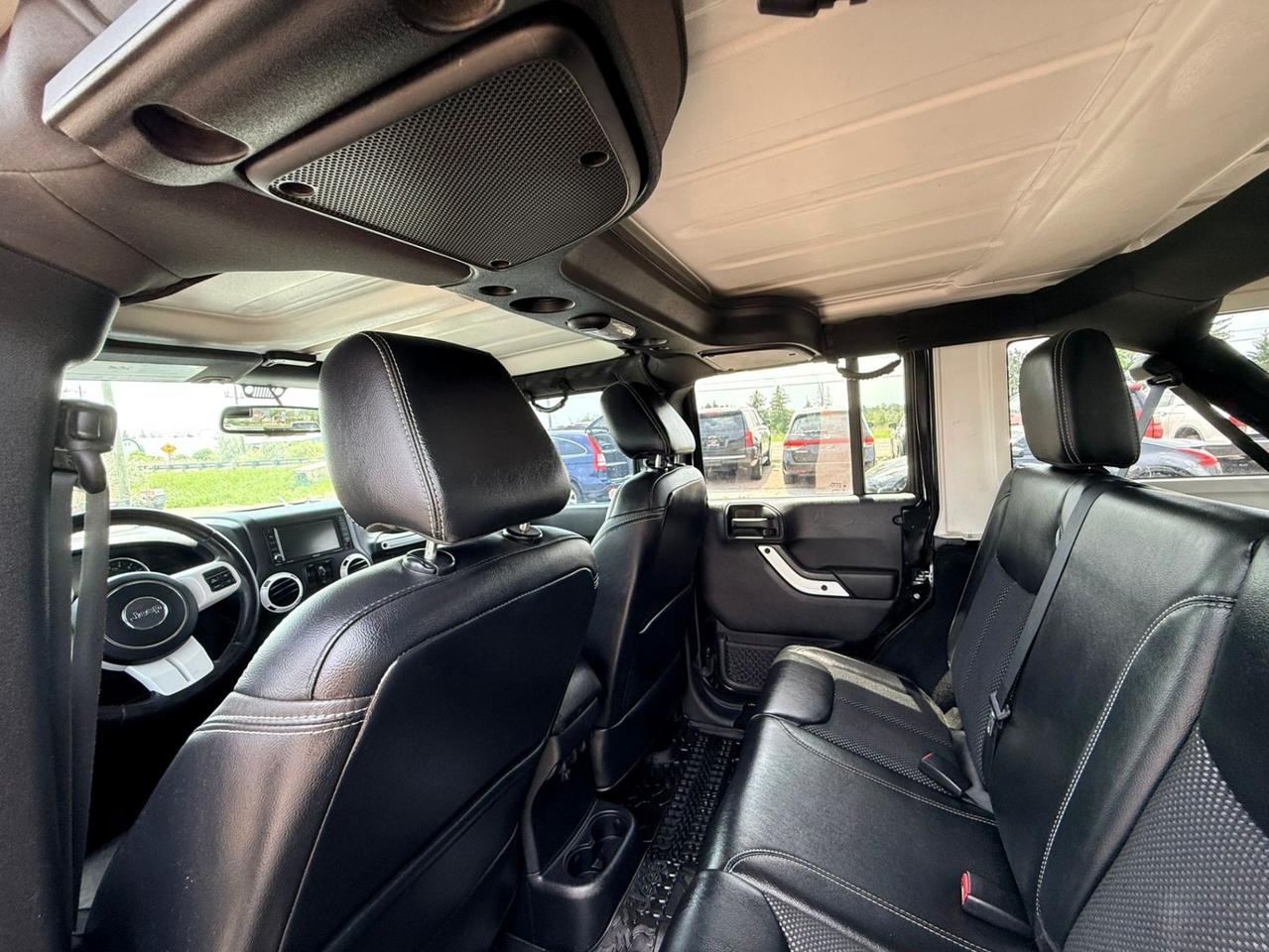 2015 Jeep Wrangler Unlimited Sahara X Photo