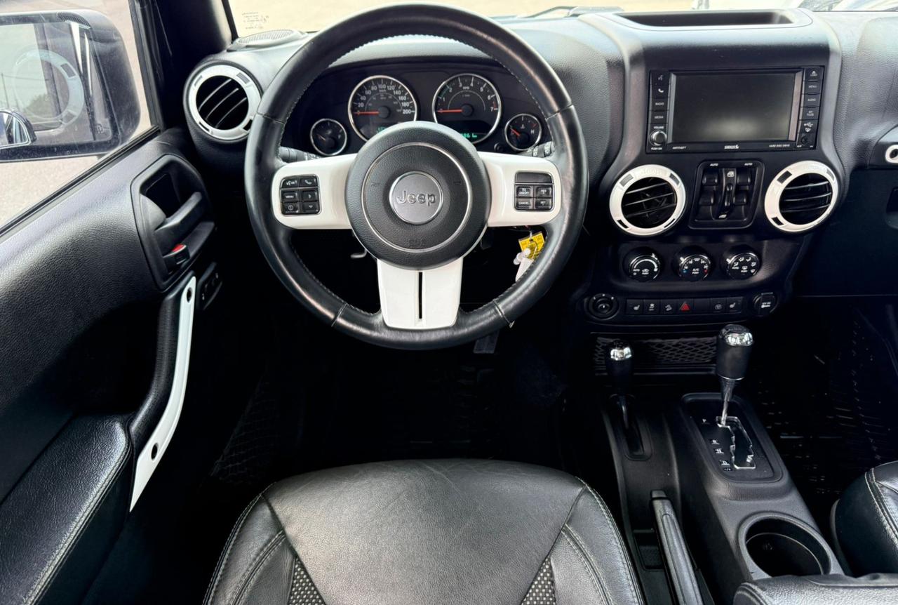 2015 Jeep Wrangler Unlimited Sahara X Photo