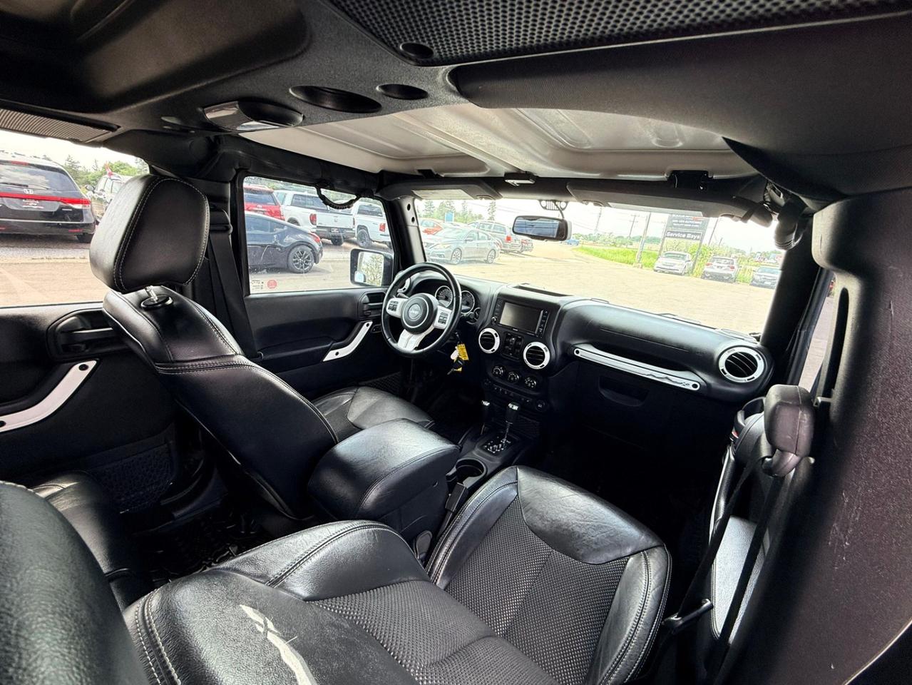2015 Jeep Wrangler Unlimited Sahara X Photo