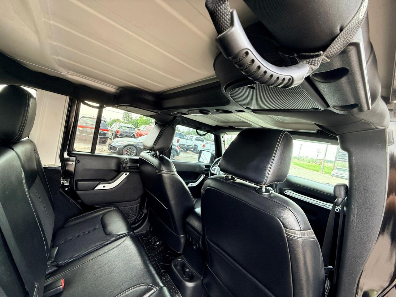 2015 Jeep Wrangler Unlimited Sahara X Photo