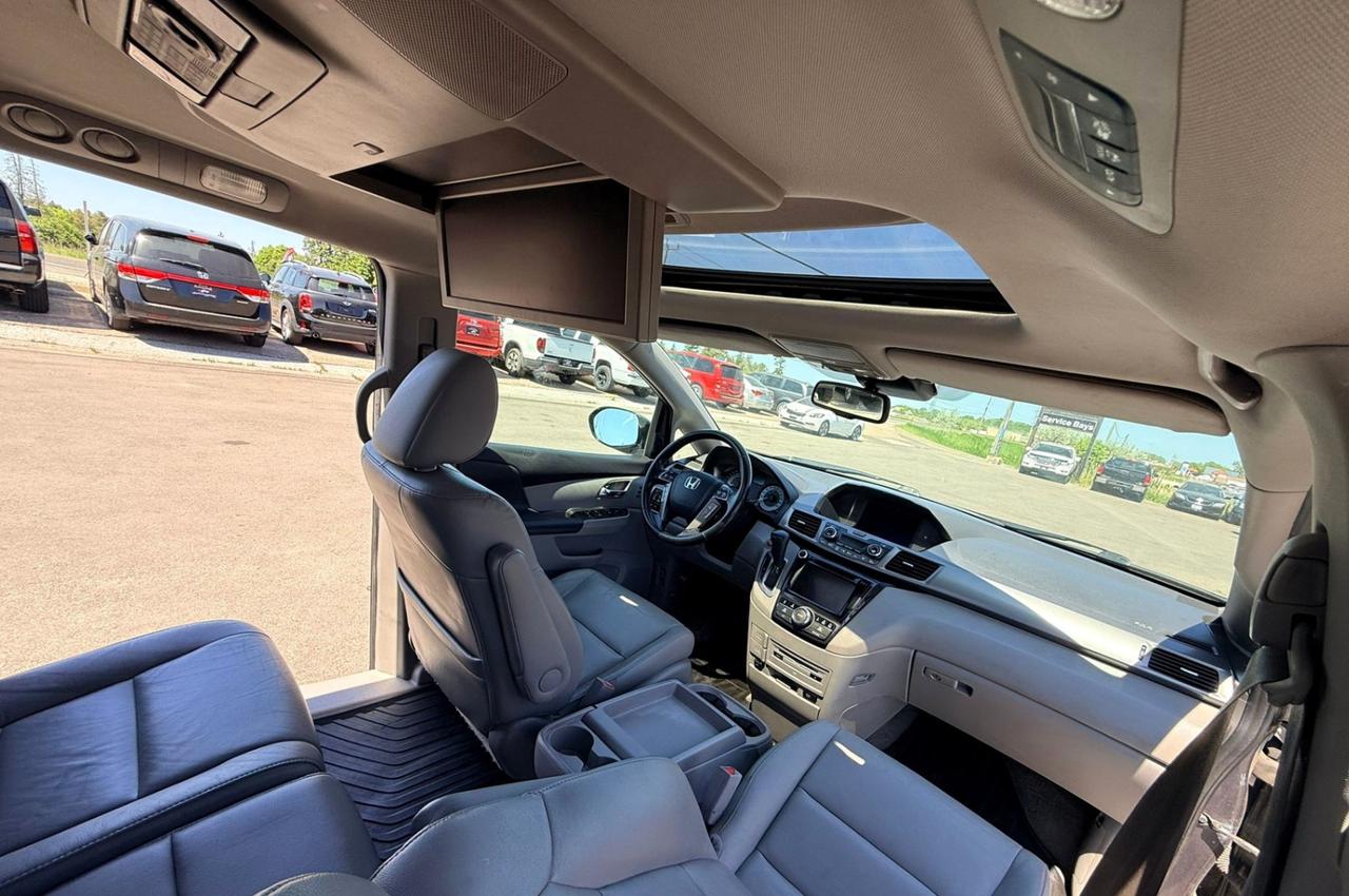 2015 Honda Odyssey 4DR WGN TOURING W/RES & NAVI Photo