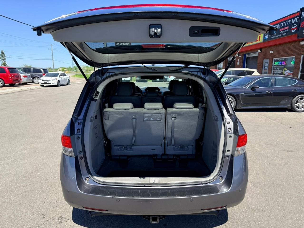 2015 Honda Odyssey 4DR WGN TOURING W/RES & NAVI Photo