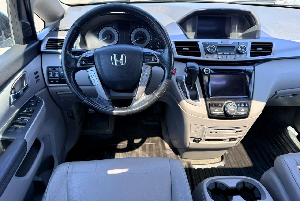 2015 Honda Odyssey 4DR WGN TOURING W/RES & NAVI Photo