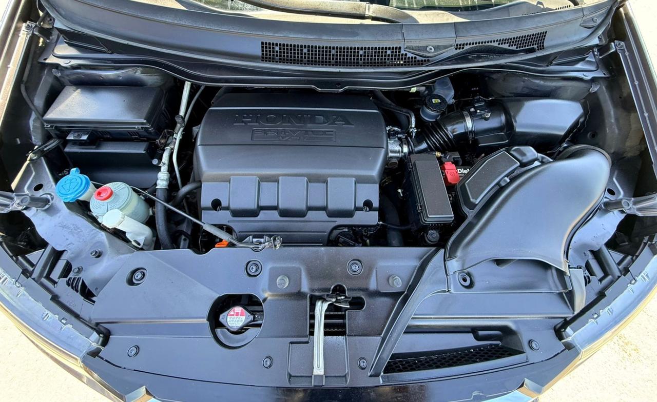 2015 Honda Odyssey 4DR WGN TOURING W/RES & NAVI Photo
