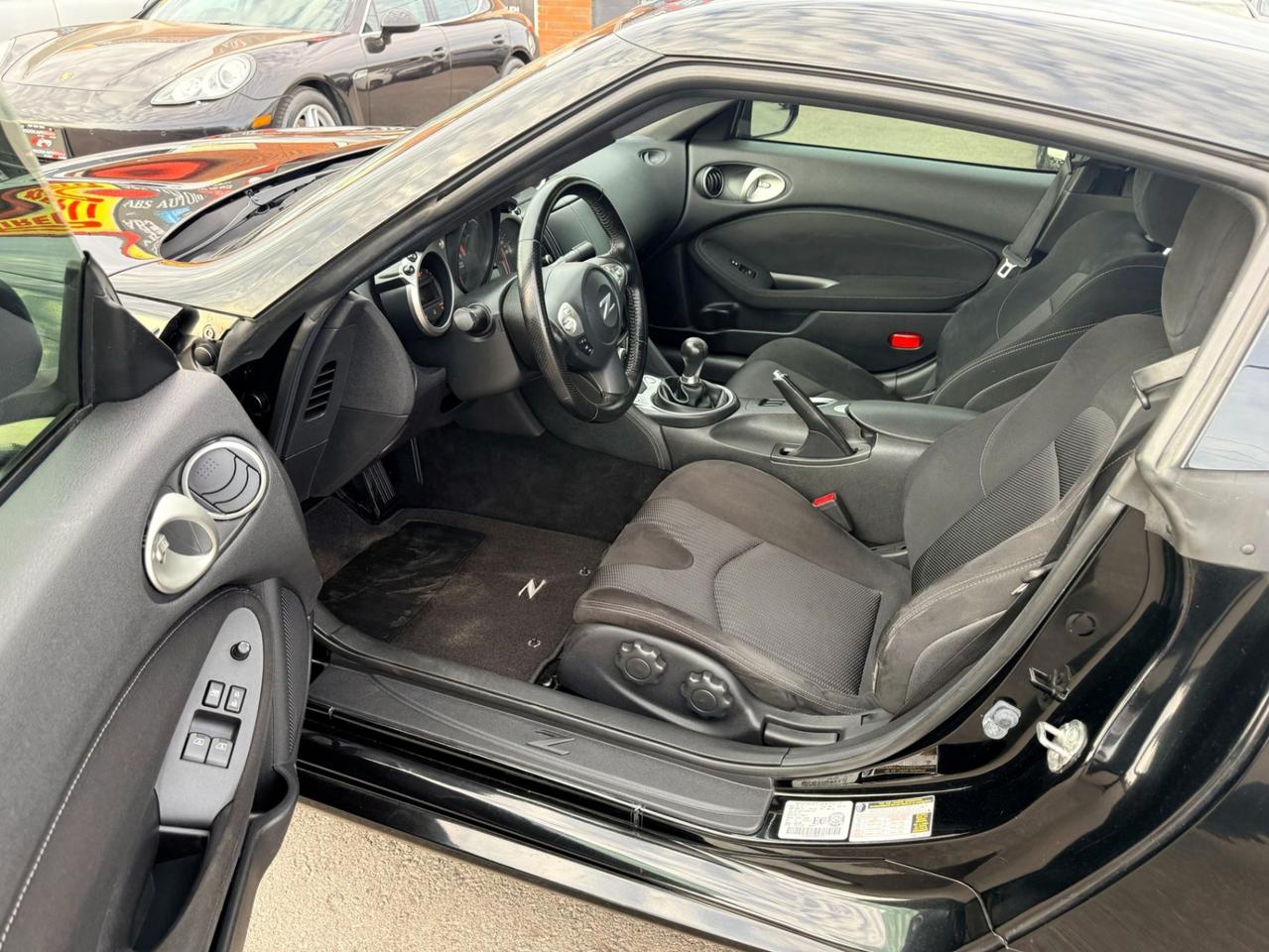 2017 Nissan 370Z 2dr Coupe Manual Photo