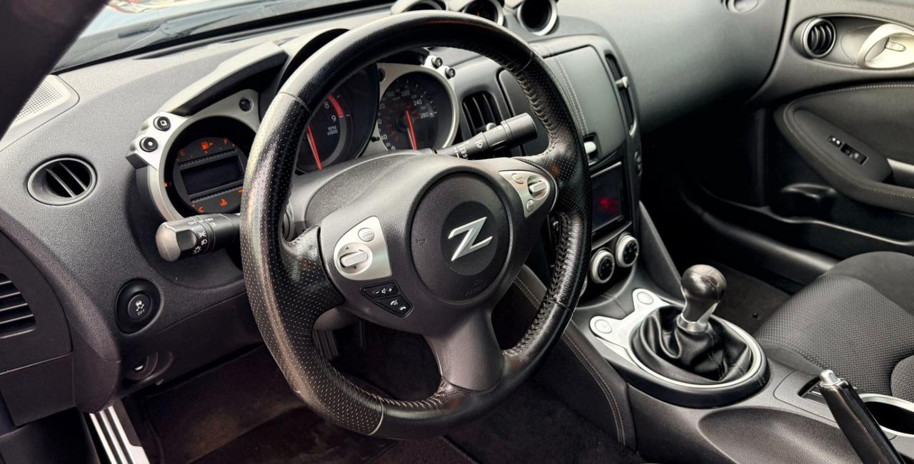 2017 Nissan 370Z 2dr Coupe Manual Photo