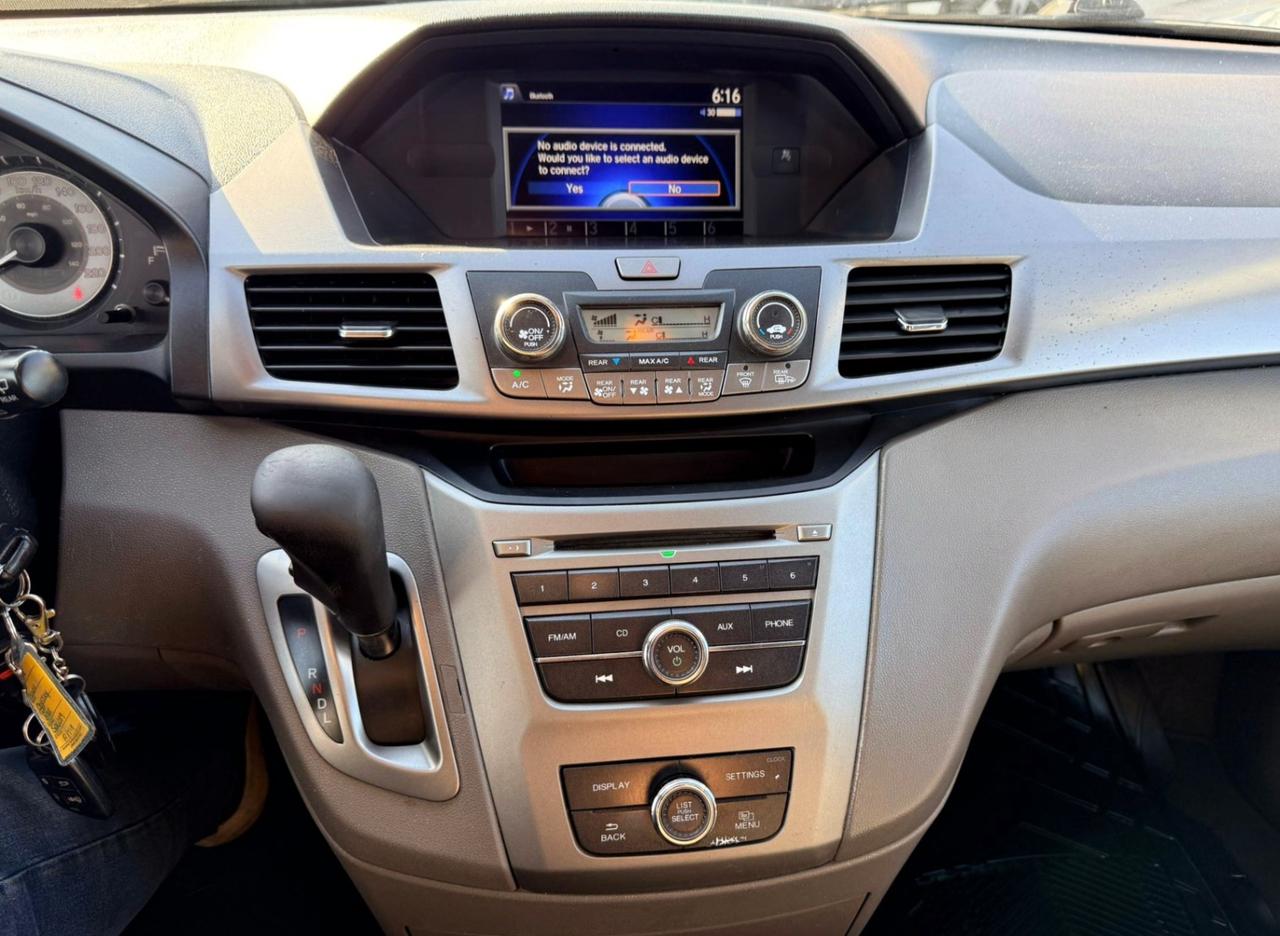 2014 Honda Odyssey LX Photo