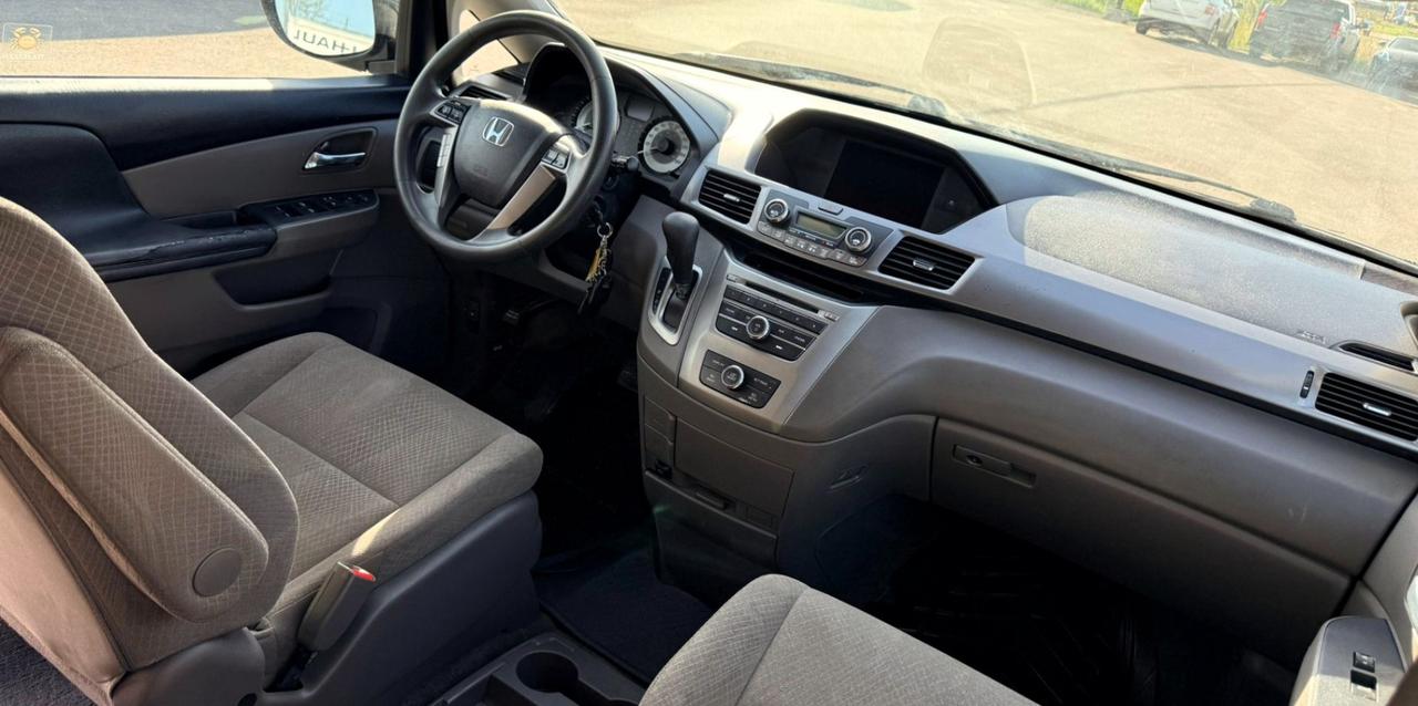 2014 Honda Odyssey LX Photo