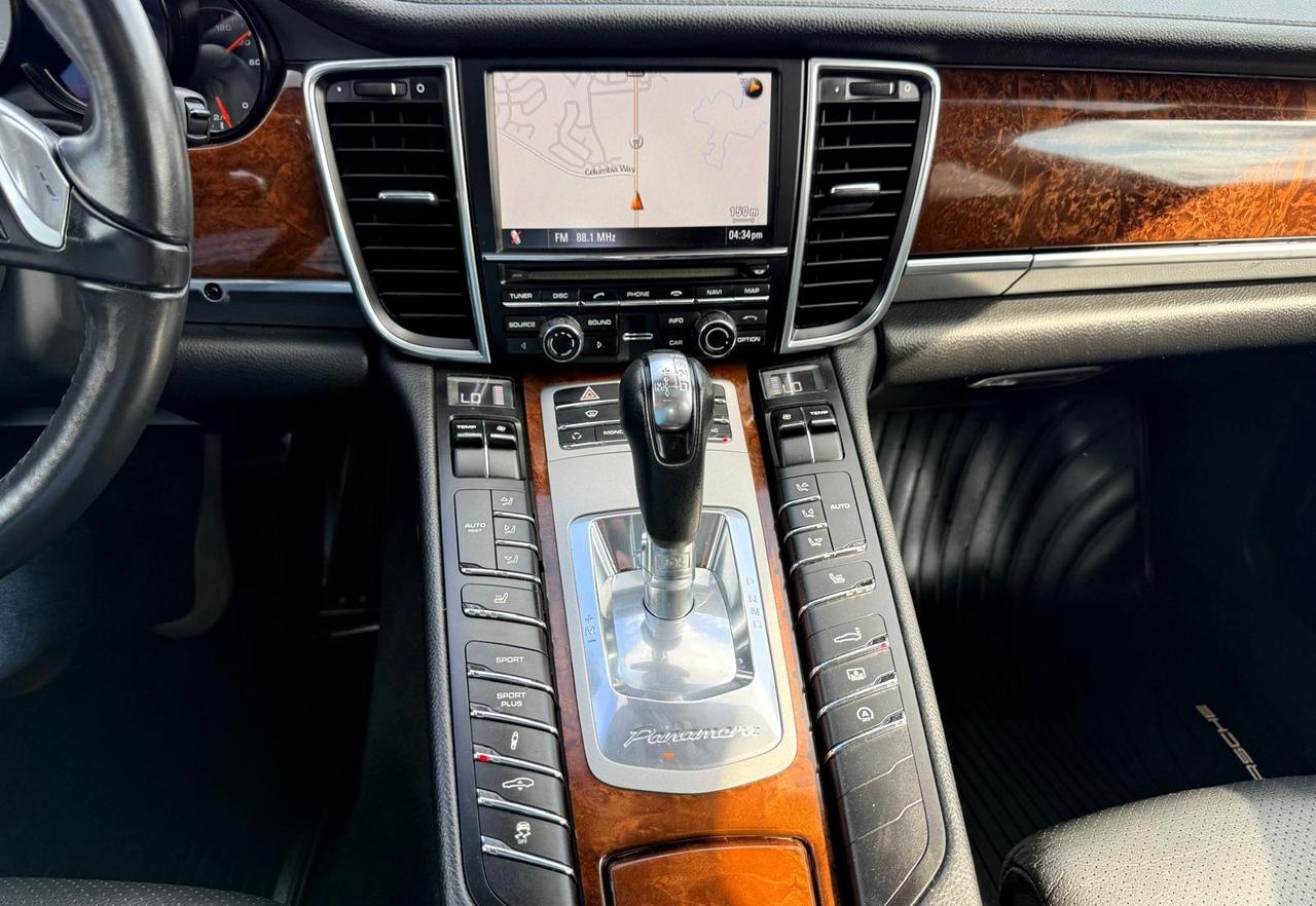2011 Porsche Panamera 4dr HB 4S Photo