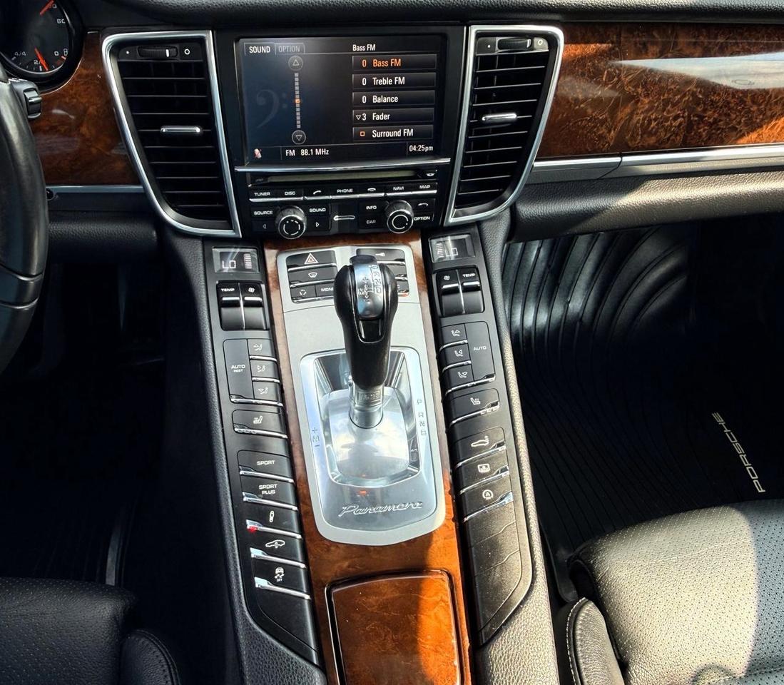 2011 Porsche Panamera 4dr HB 4S Photo
