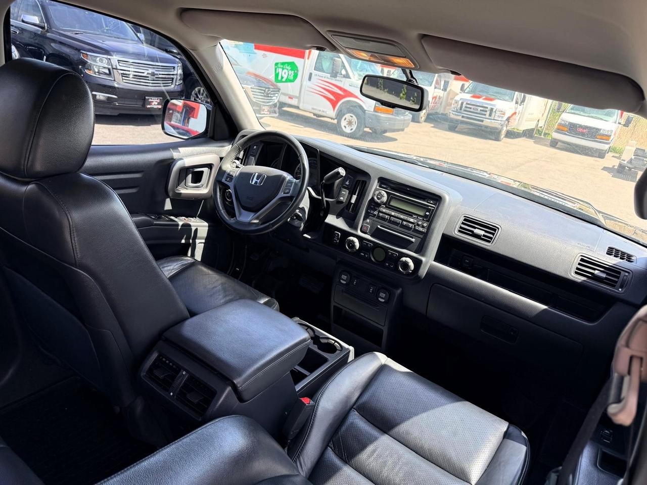2014 Honda Ridgeline Special Edition Photo3