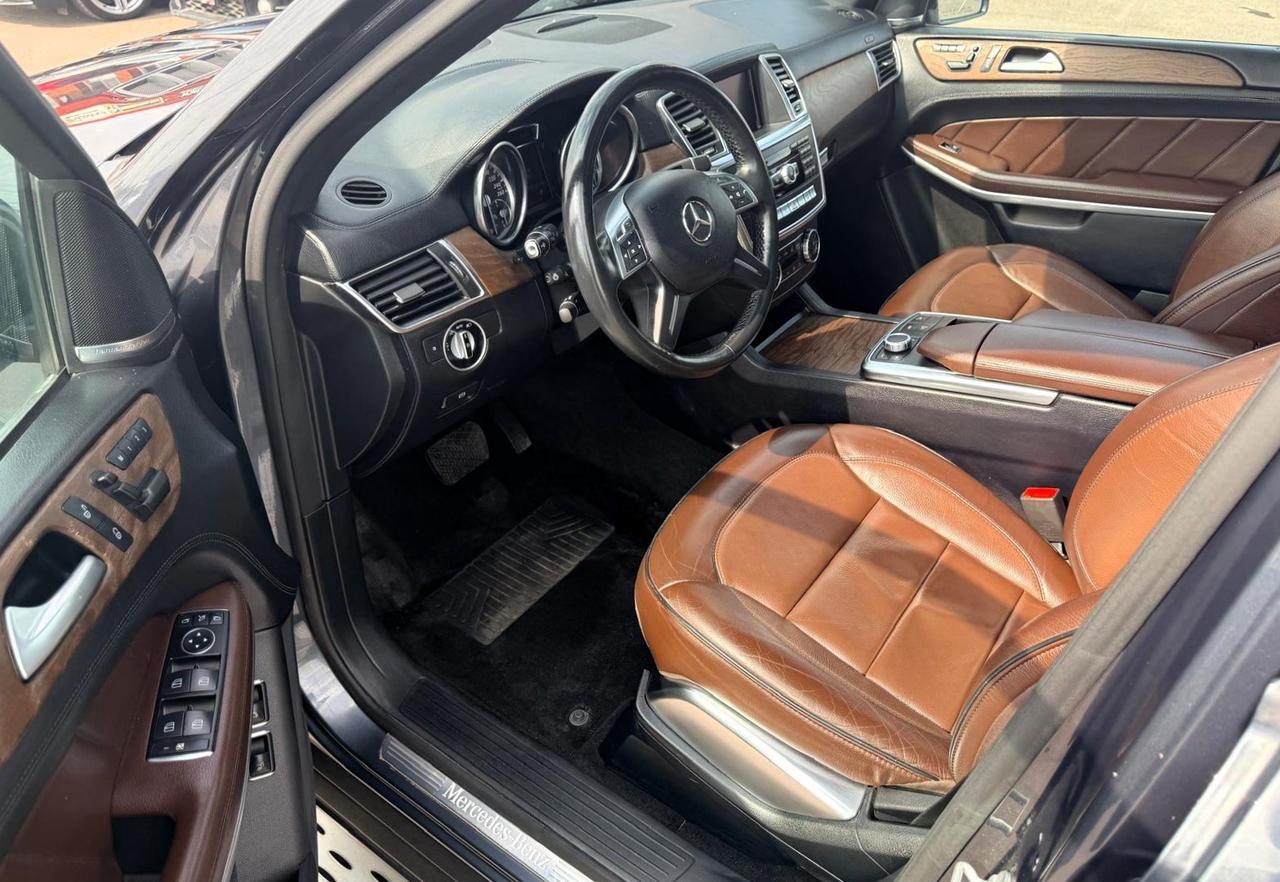 2013 Mercedes-Benz GL-Class GL 550 AMG PACKAGE Photo
