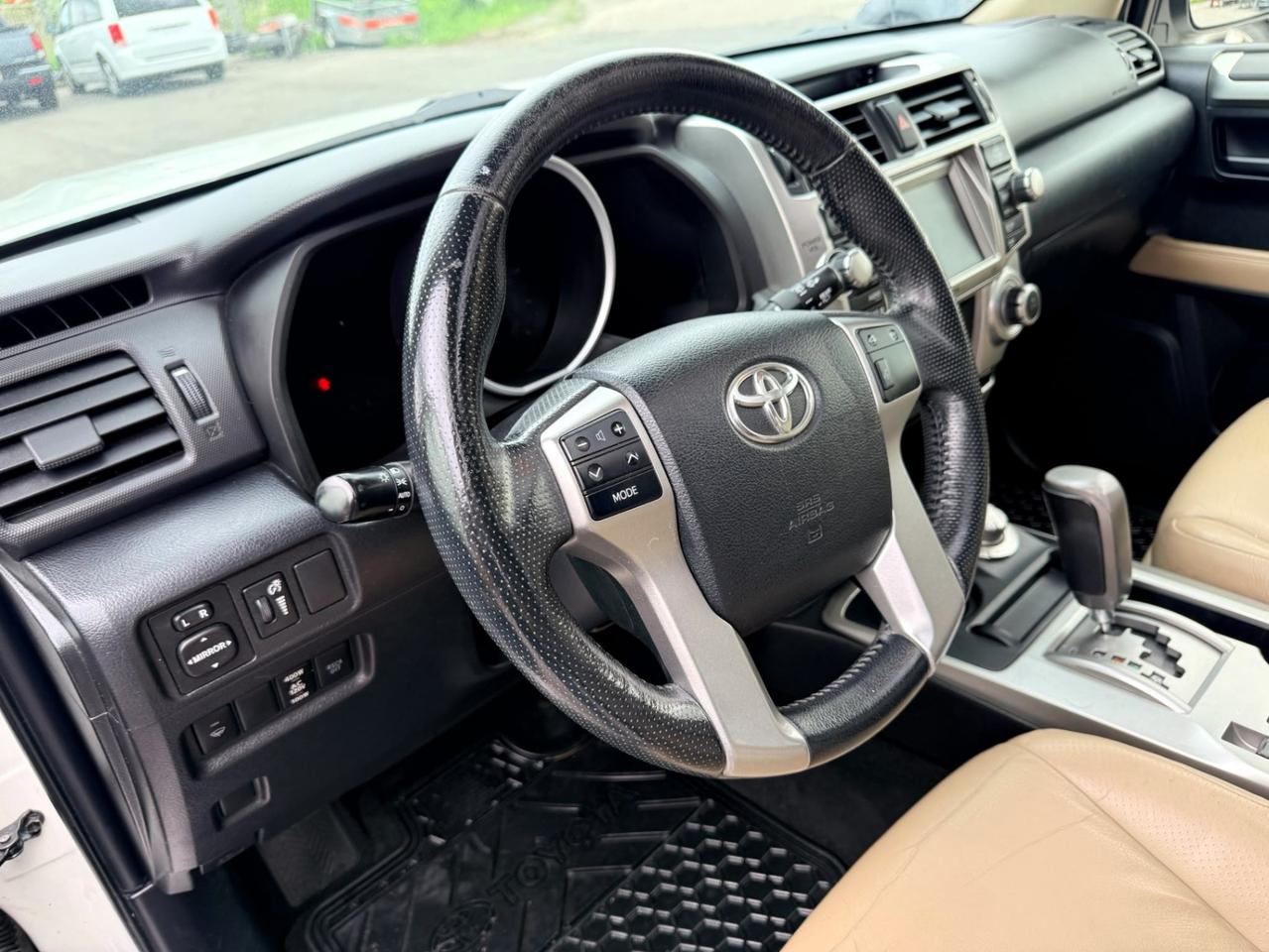 2013 Toyota 4Runner SR5 Photo
