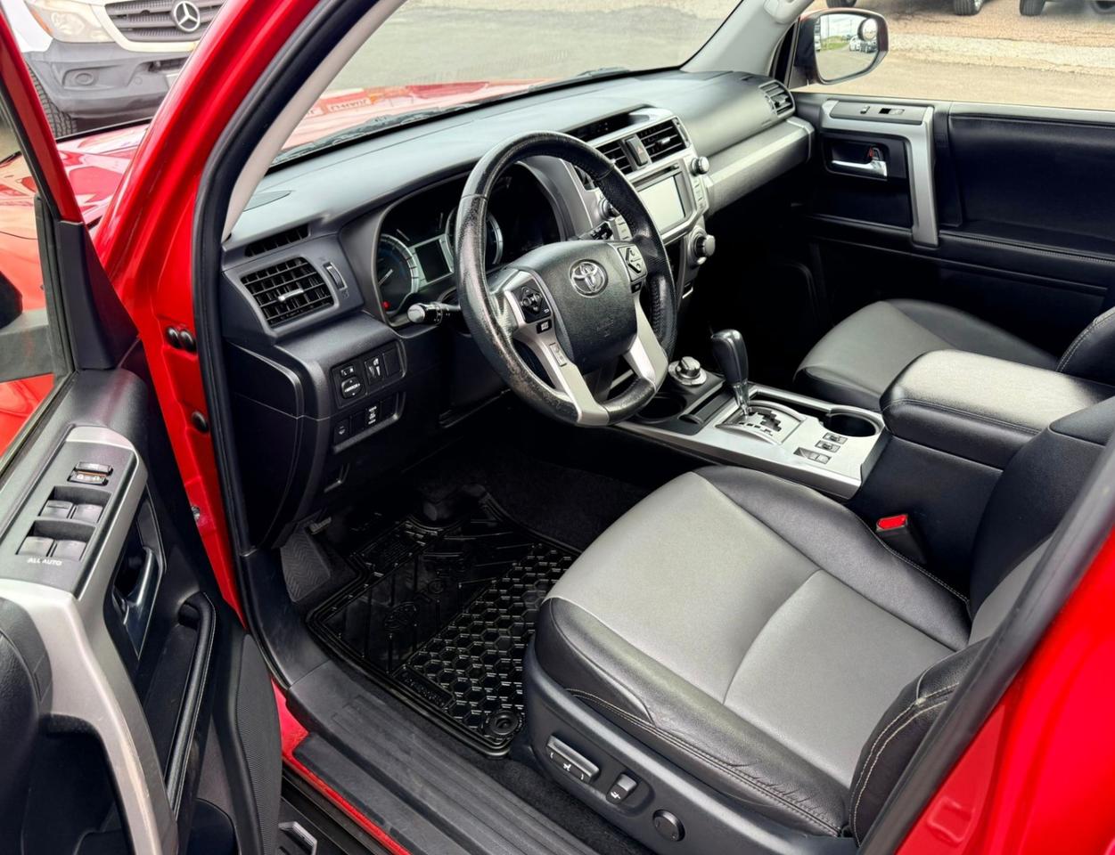 2017 Toyota 4Runner SR5 4WD Photo