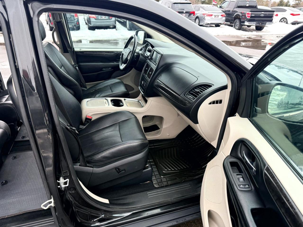 2018 Dodge Grand Caravan Crew Plus Photo