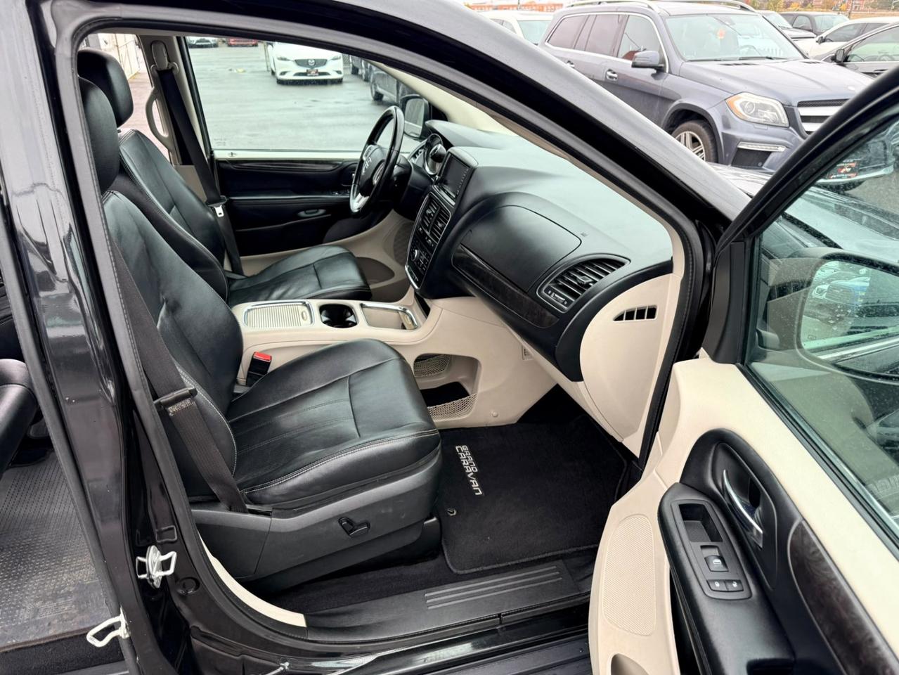 2018 Dodge Grand Caravan Crew Plus Photo